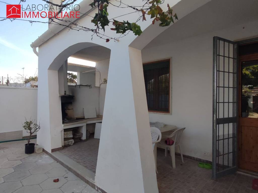 Villa arredata in affitto, Lecce torre chianca