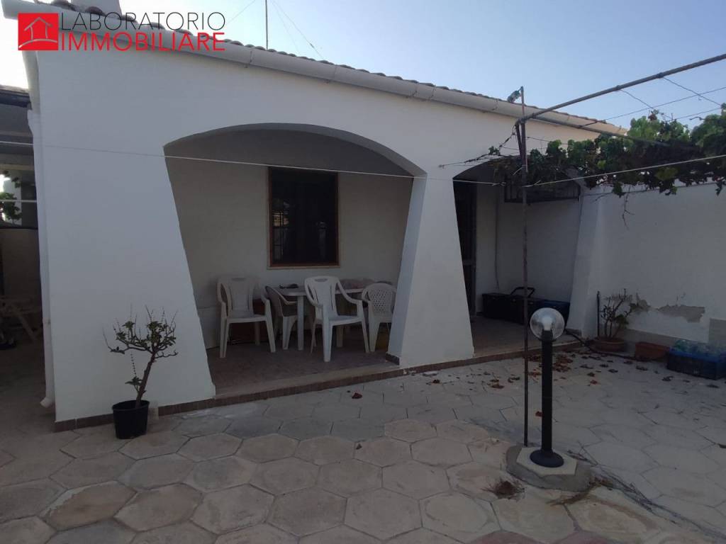 Villa arredata in affitto, Lecce torre chianca