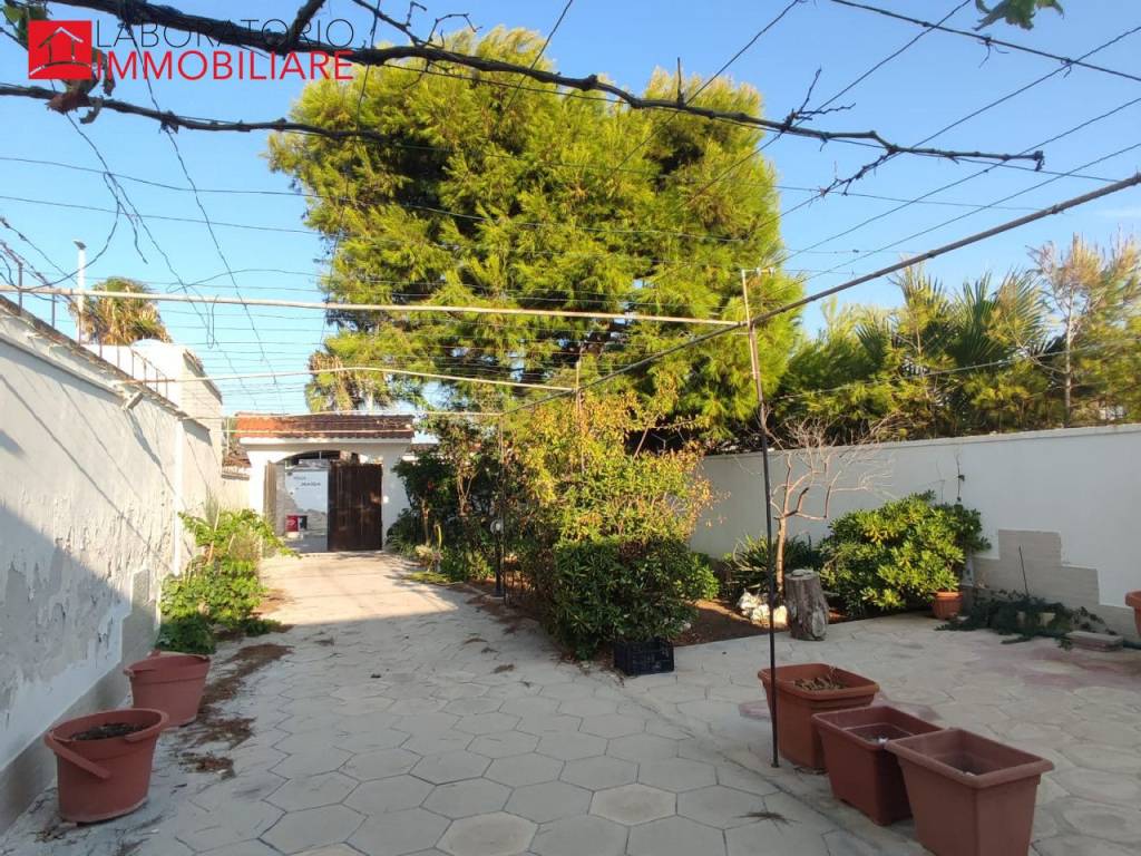 Villa arredata in affitto, Lecce torre chianca