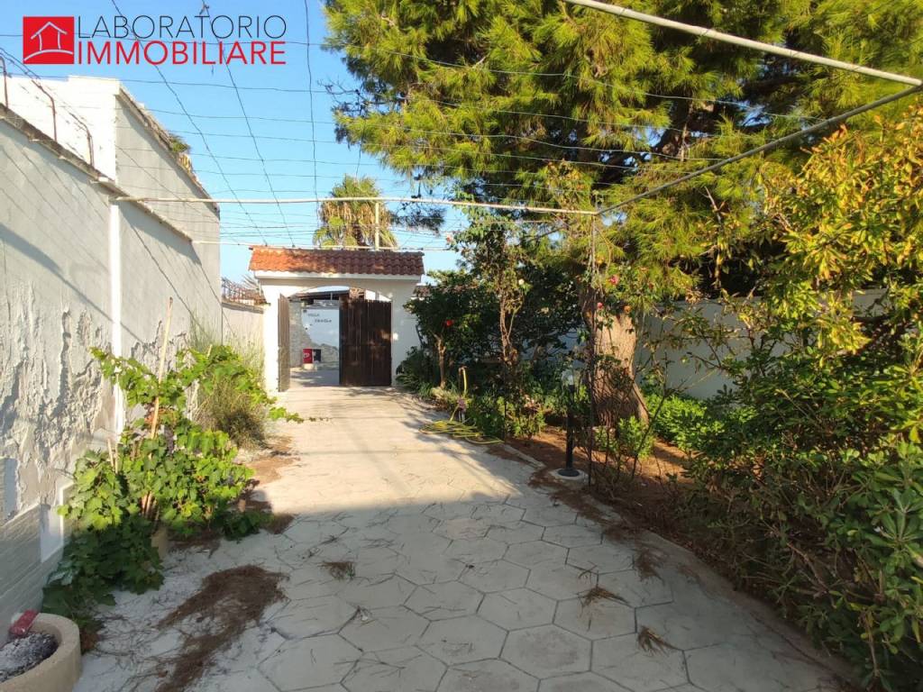 Villa arredata in affitto, Lecce torre chianca