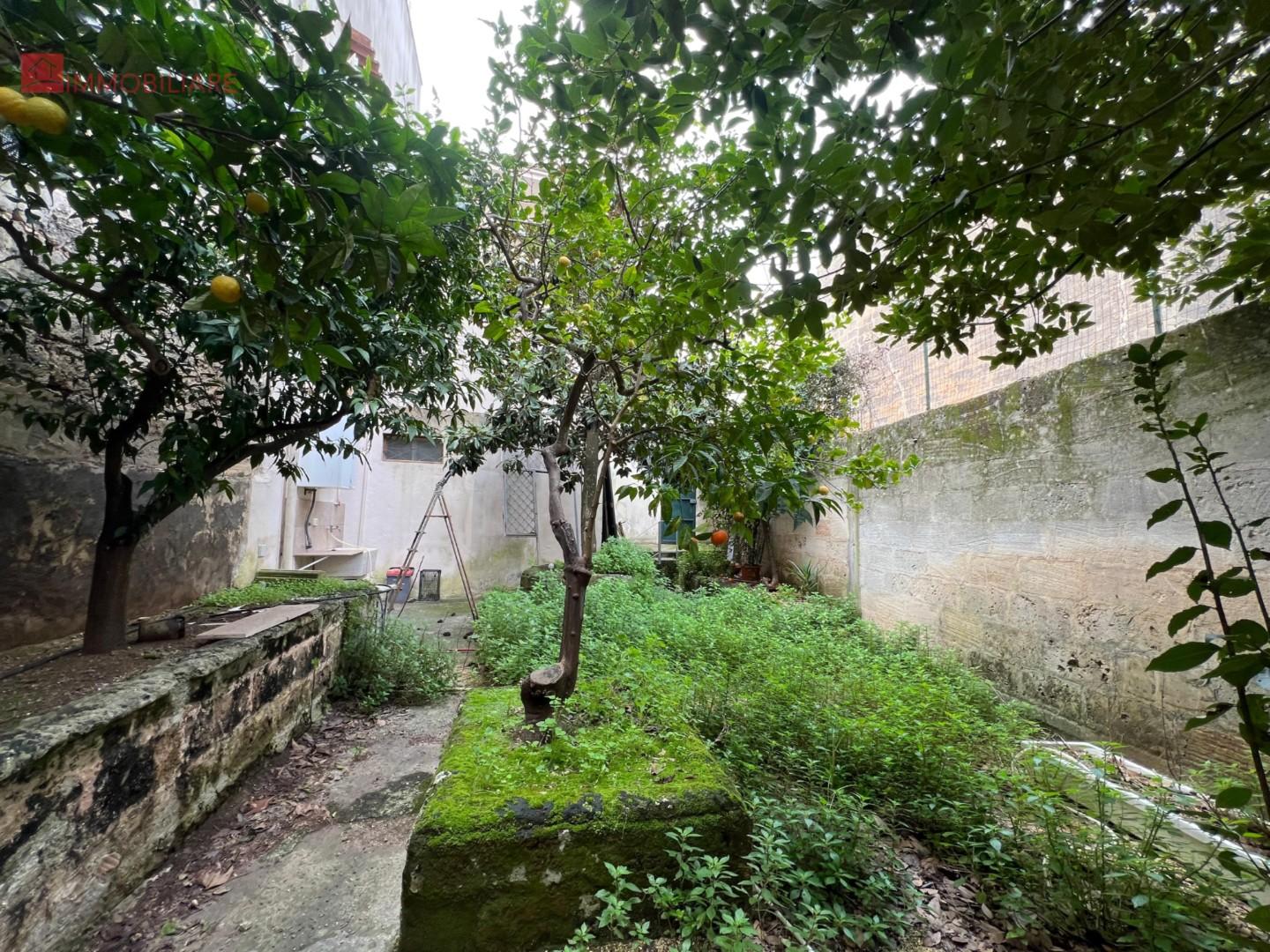 Trilocale con giardino a Copertino
