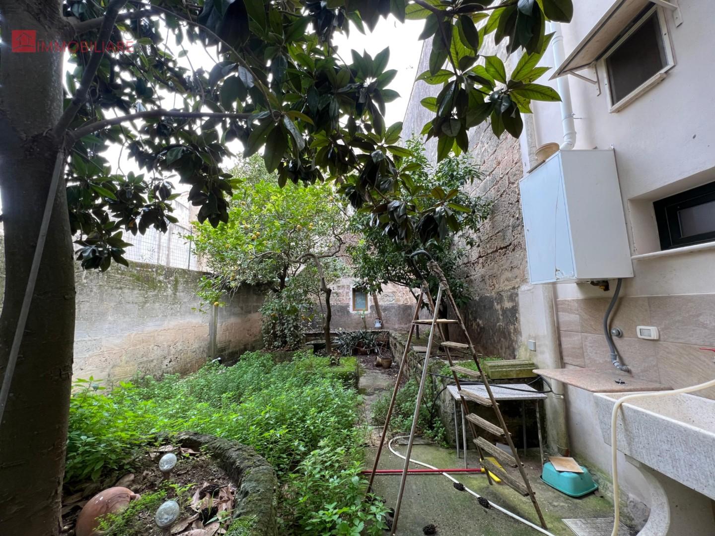 Trilocale con giardino a Copertino