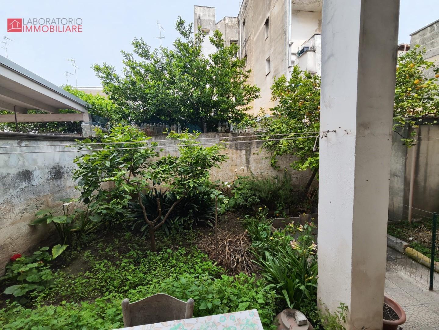 Trilocale con giardino, Lecce san pio