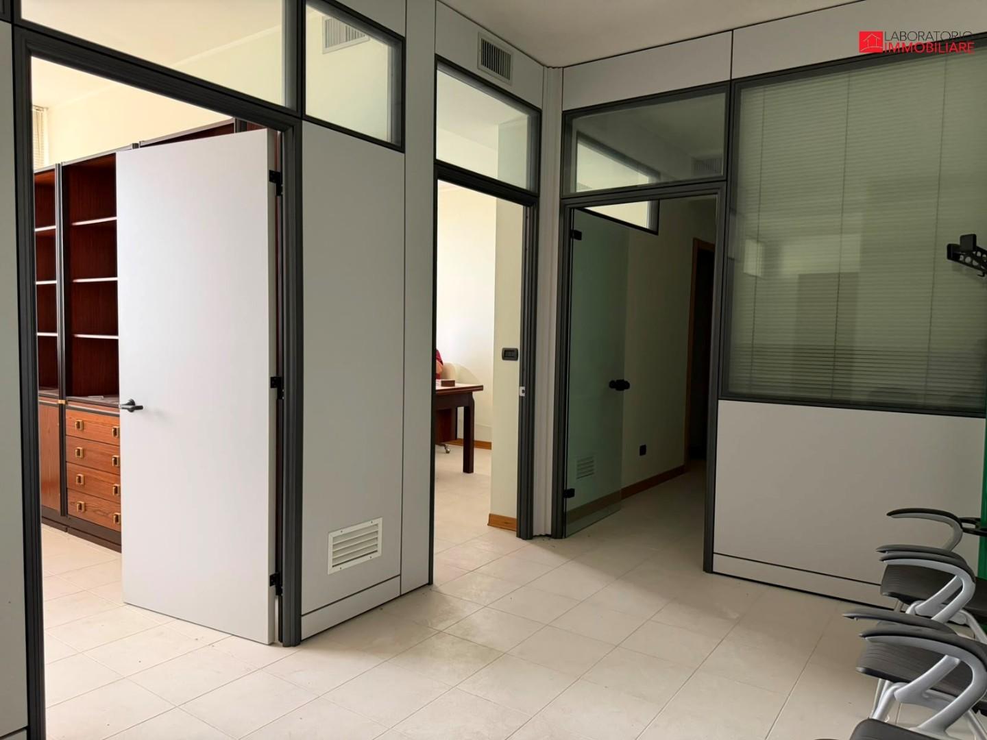 Ufficio in vendita a Campi Salentina