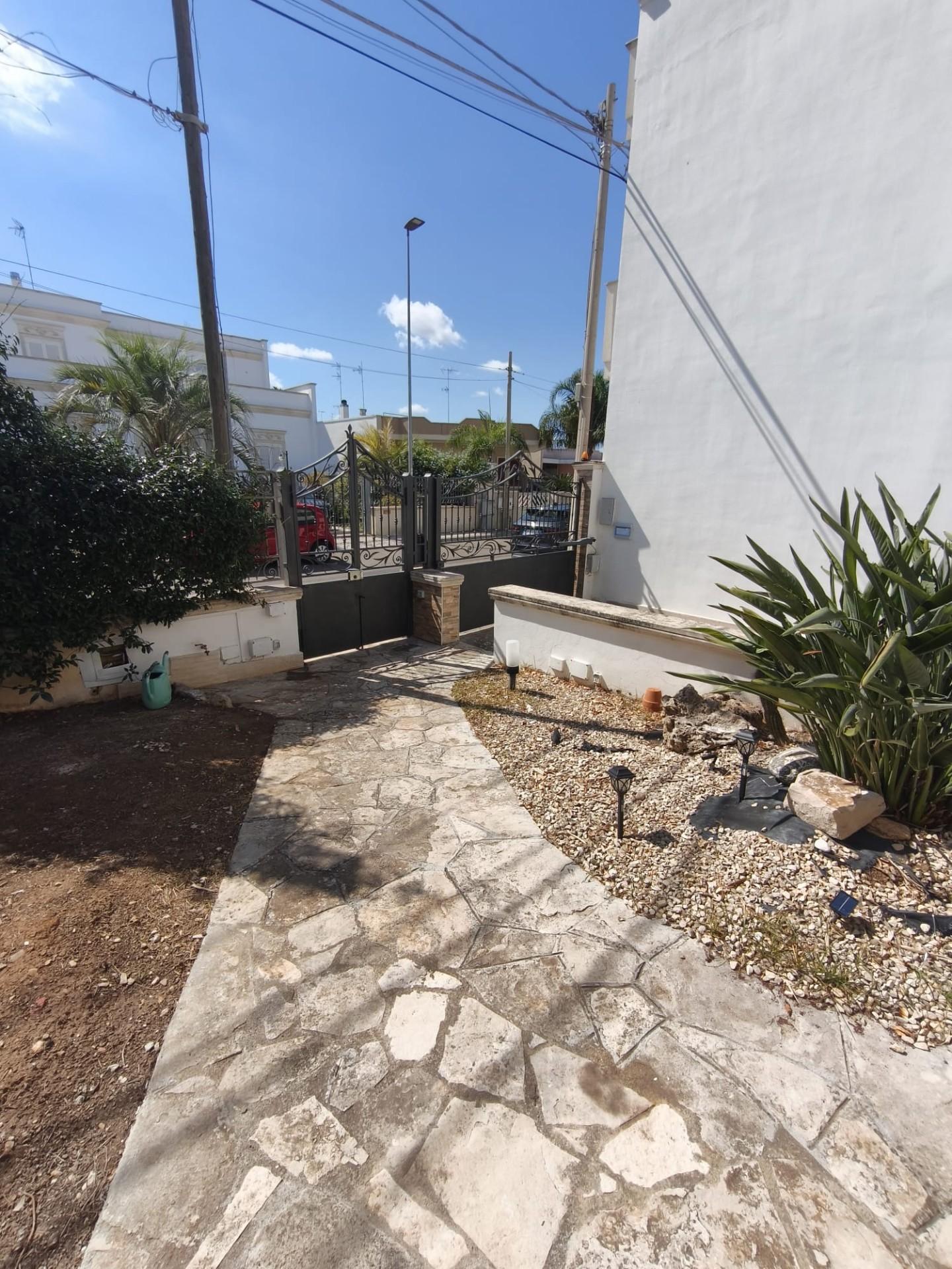 Casa indipendente con giardino a Carmiano