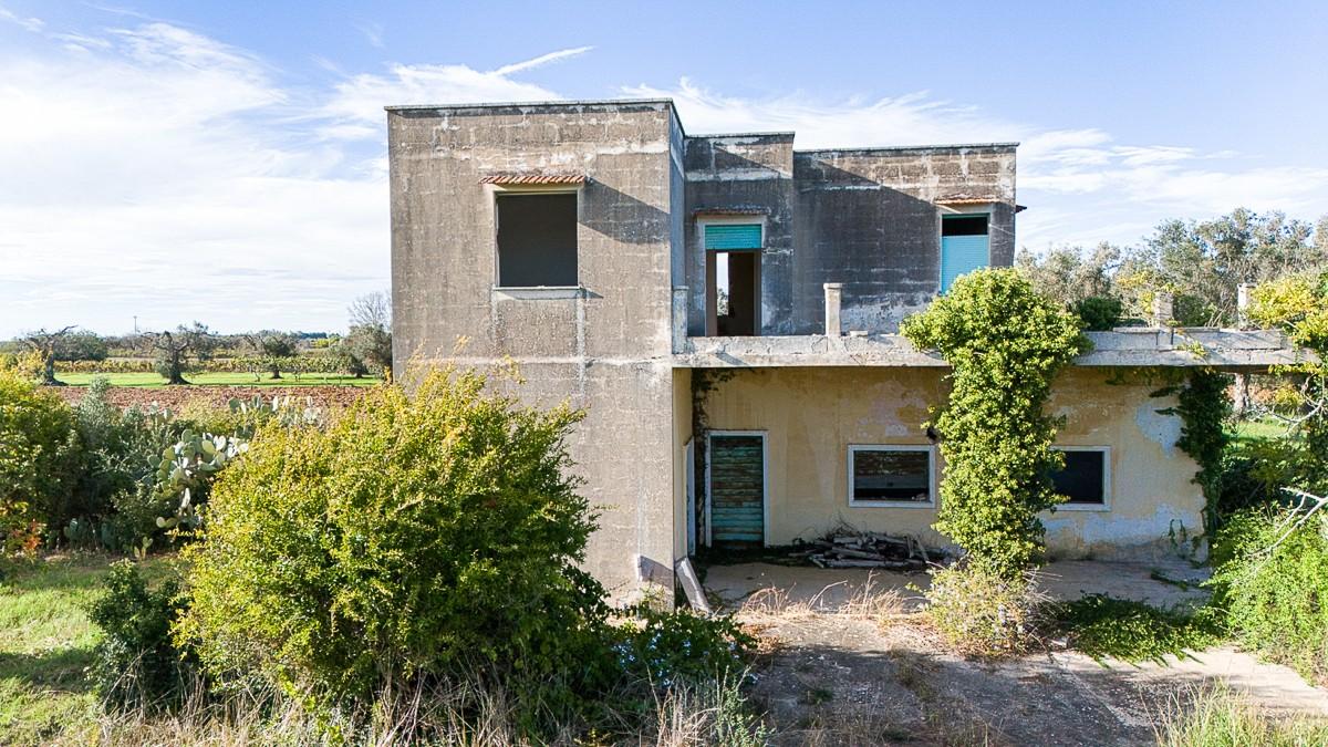 Casa indipendente con giardino a Campi Salentina