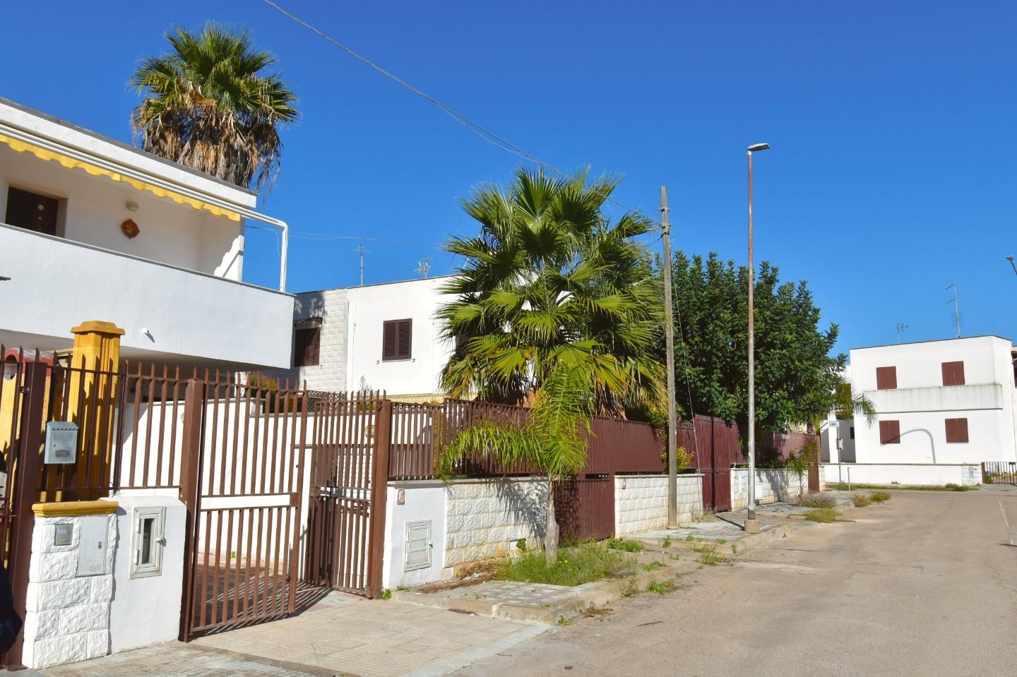 Villa Bifamiliare con terrazzi, Porto Cesareo torre lapillo