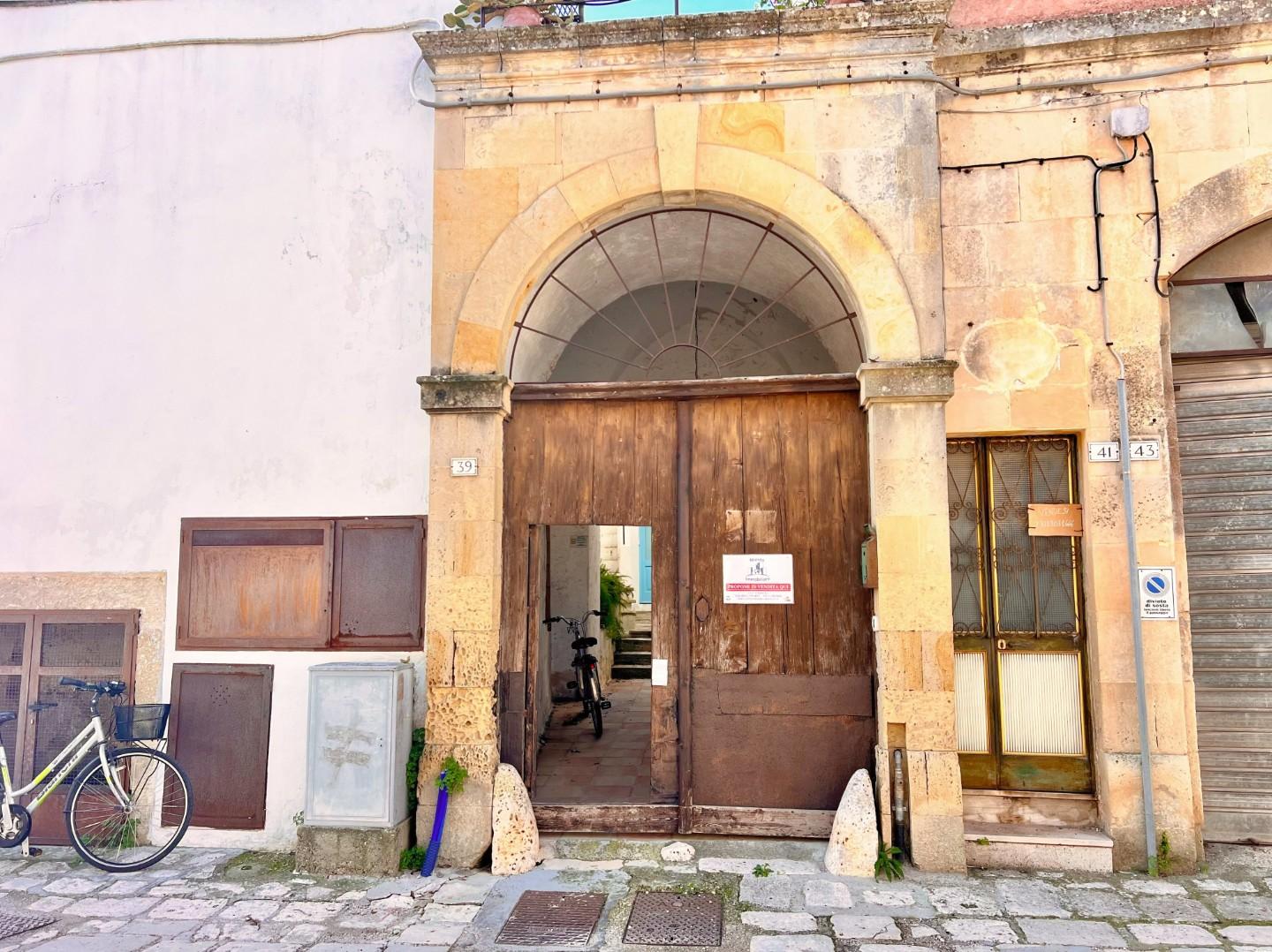 Casa indipendente con terrazzo a Spongano
