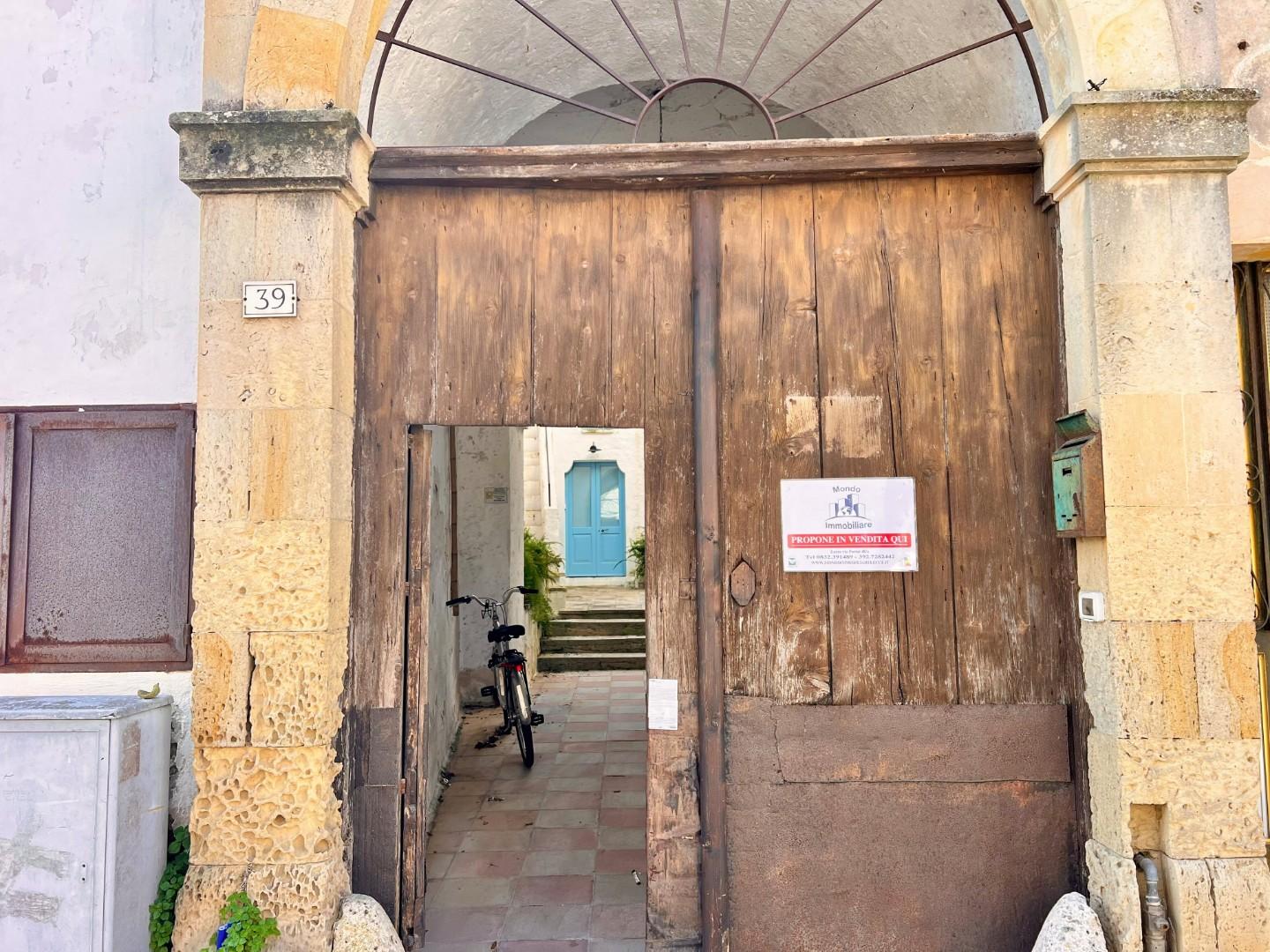 Casa indipendente con terrazzo a Spongano