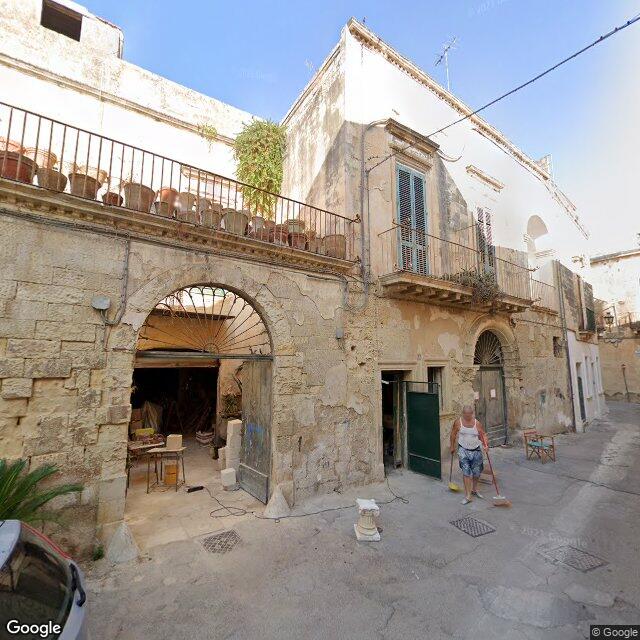 Casa indipendente con giardino a Lecce