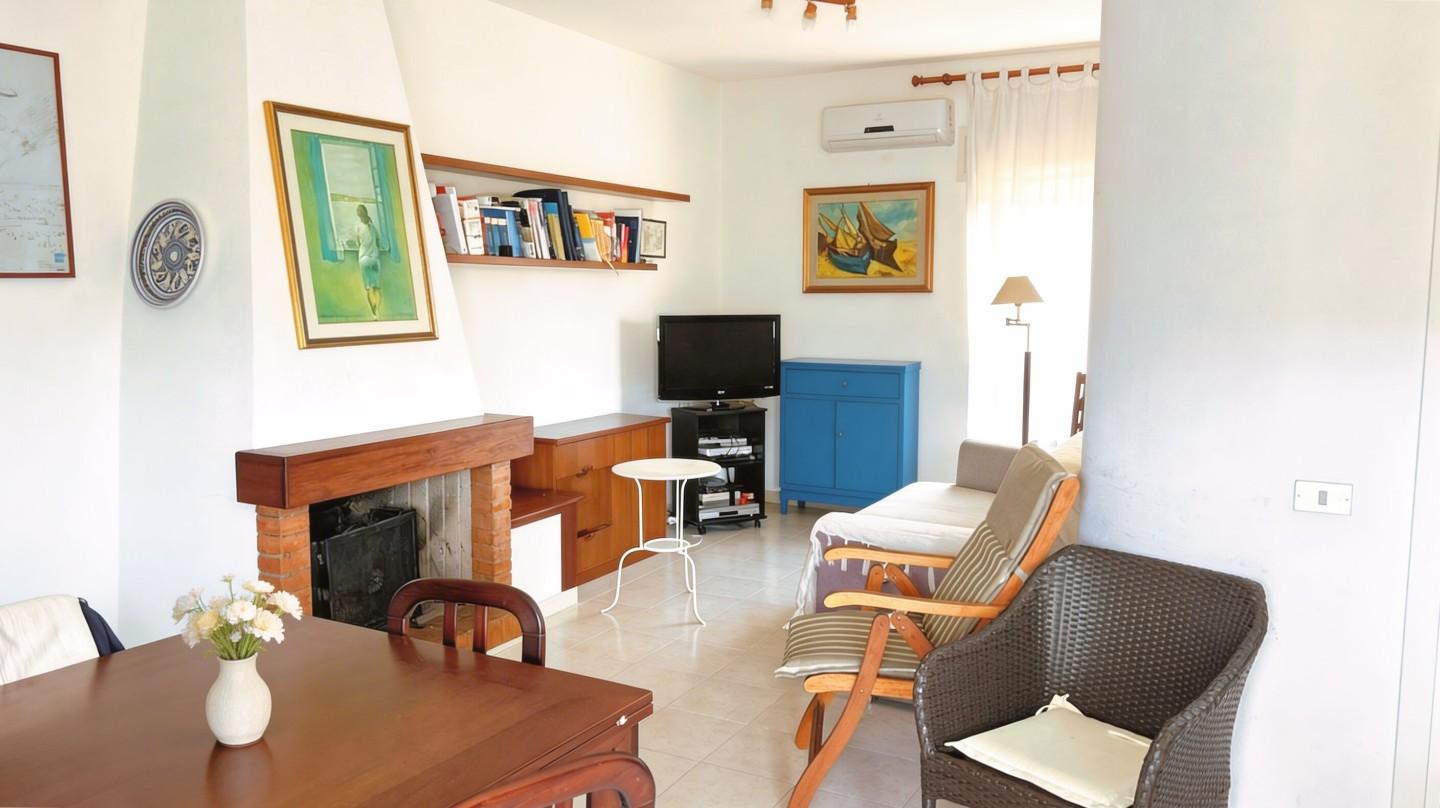 Casa indipendente con giardino, Lecce san cataldo