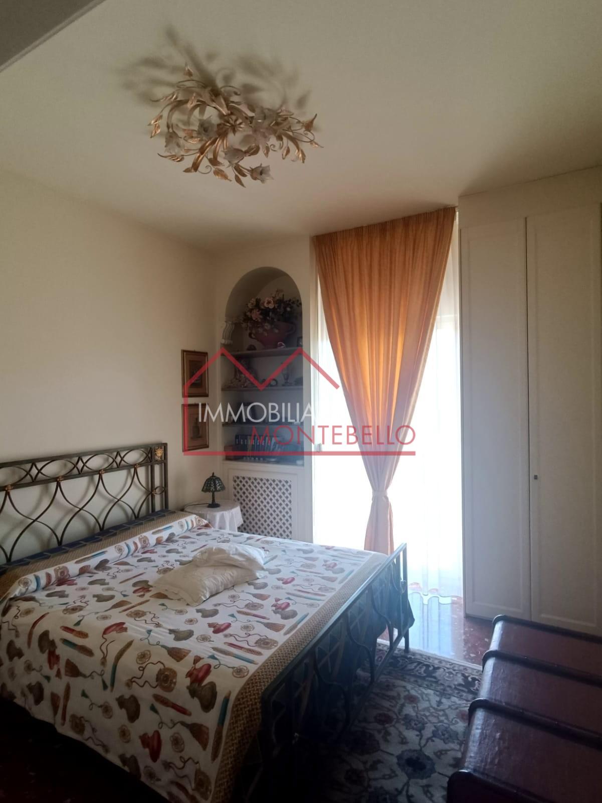 Villa Bifamiliare con giardino, Viareggio darsena