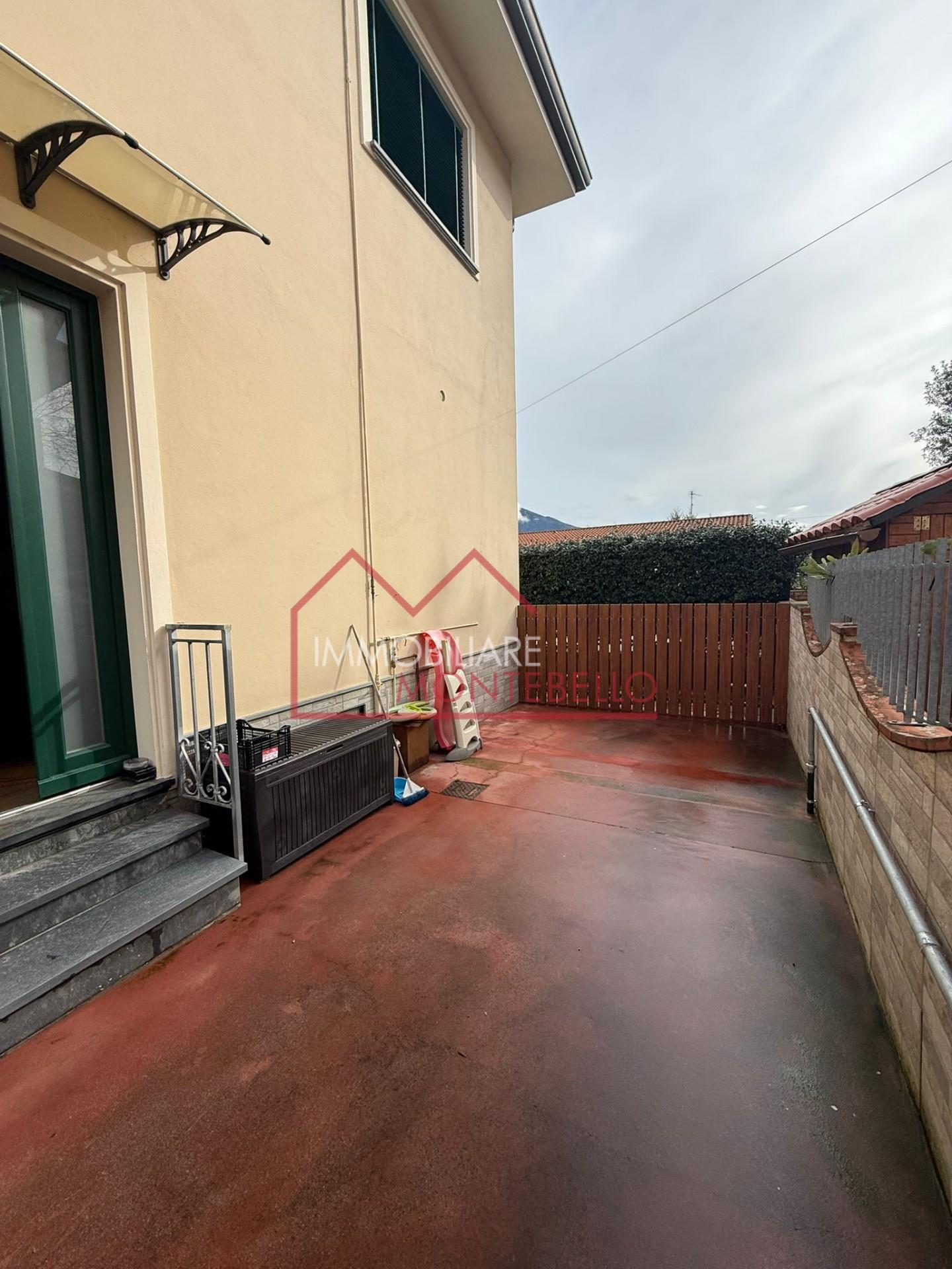 Casa indipendente in vendita, Camaiore centro