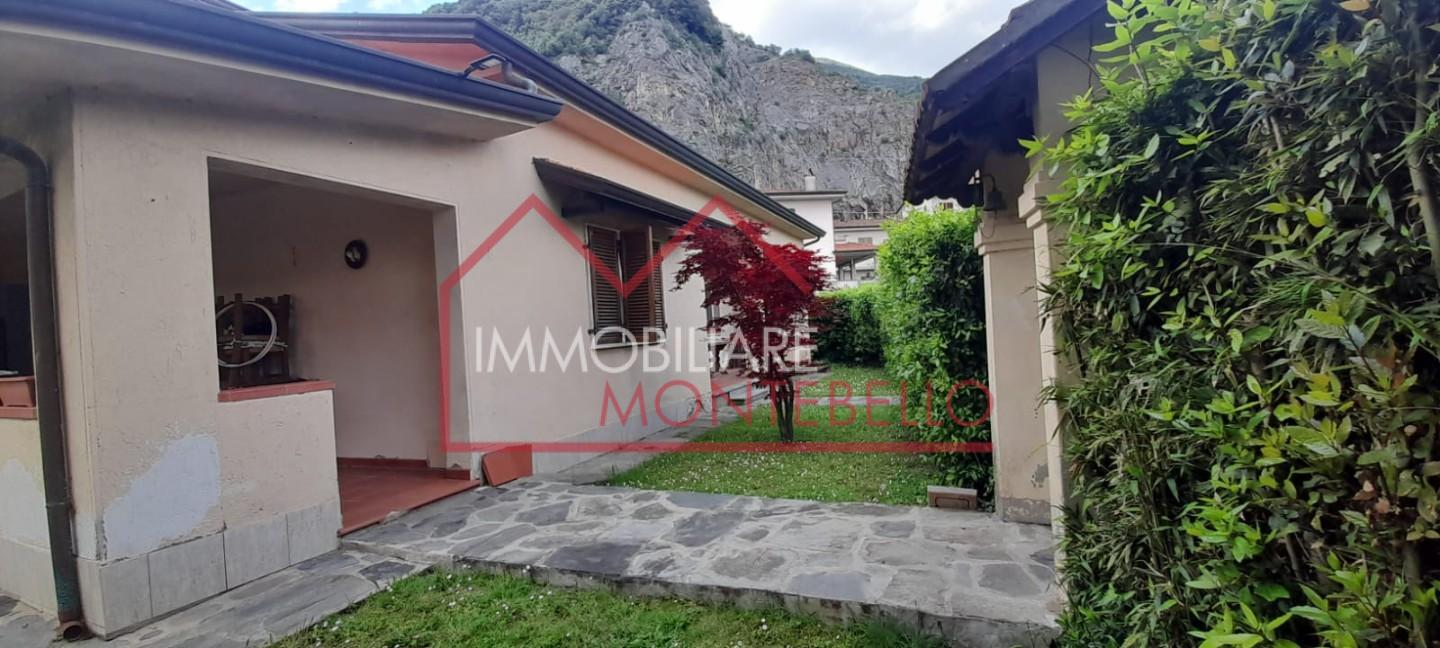 Casa indipendente con giardino a Camaiore