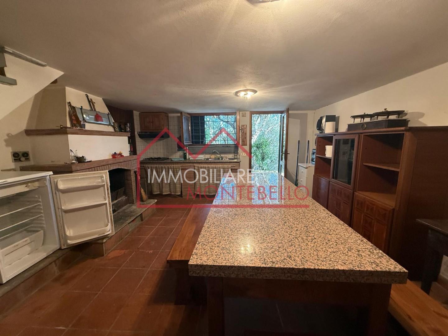 Casa indipendente con giardino, Camaiore greppolungo