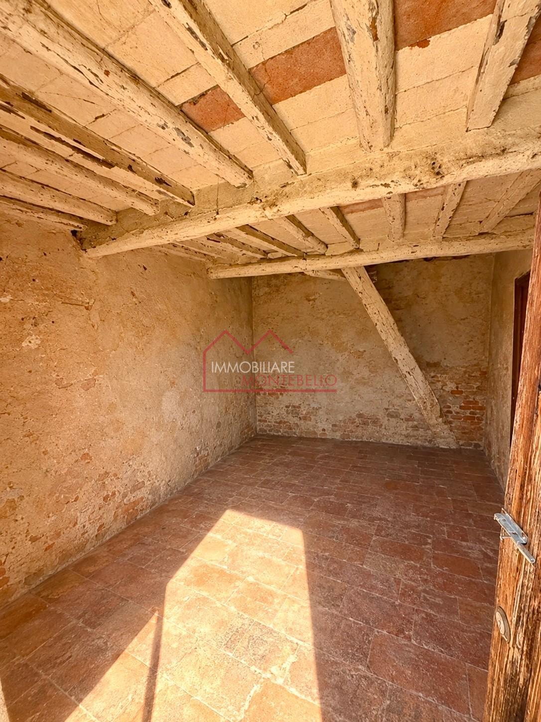 Casa indipendente da ristrutturare, Camaiore marignana