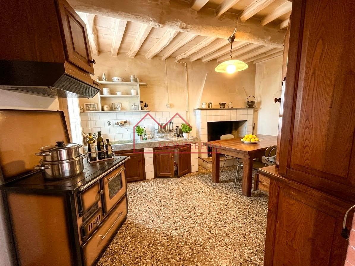 Casa indipendente da ristrutturare, Camaiore marignana