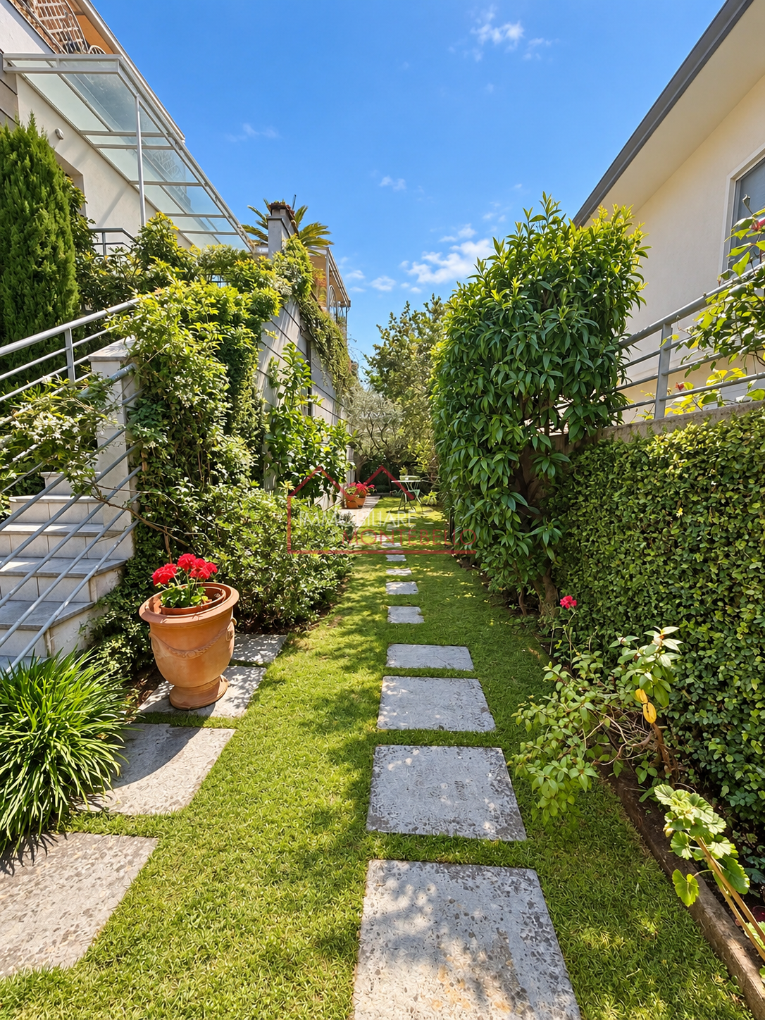 Attico con giardino, Camaiore lido di