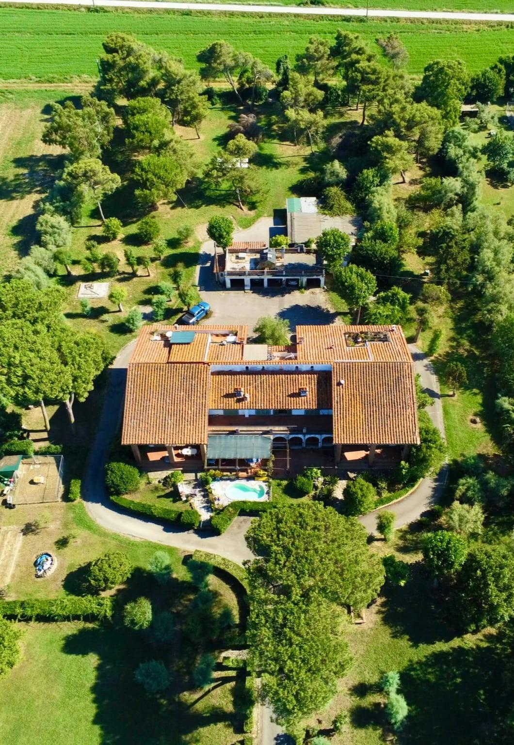 Villa con giardino, Pisa la vettola