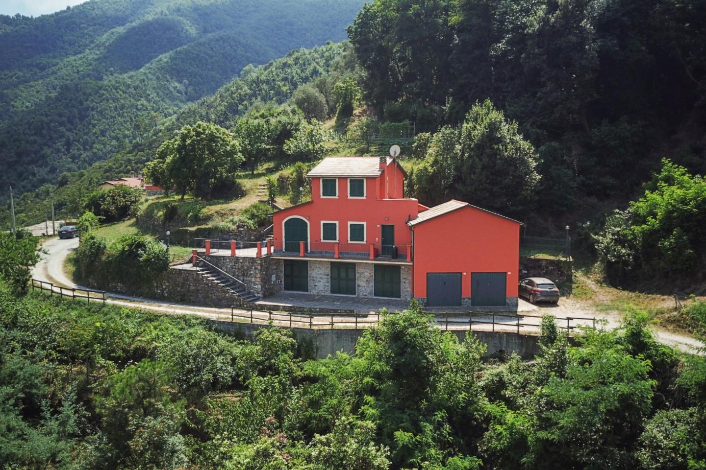 Casa indipendente con giardino a Ne