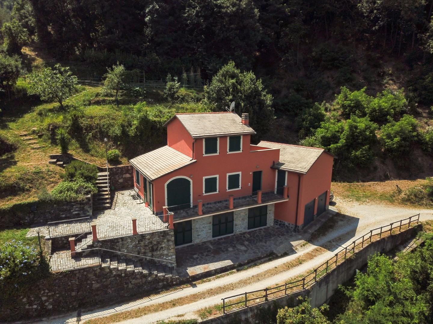 Casa indipendente con giardino a Ne