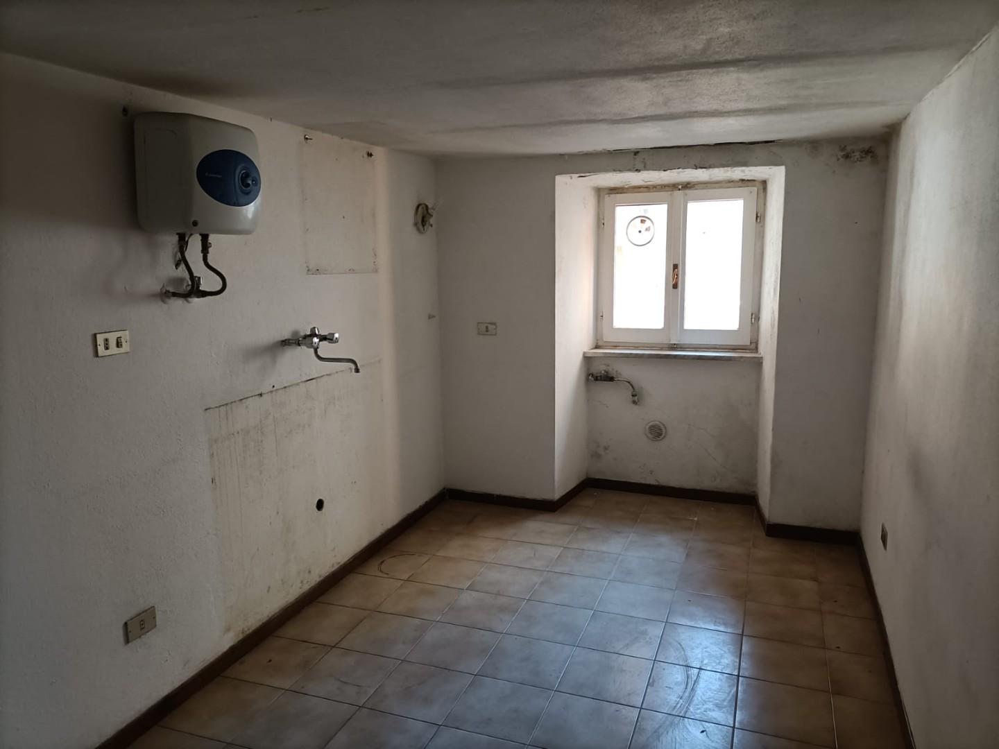 Bilocale da ristrutturare a Chiavari