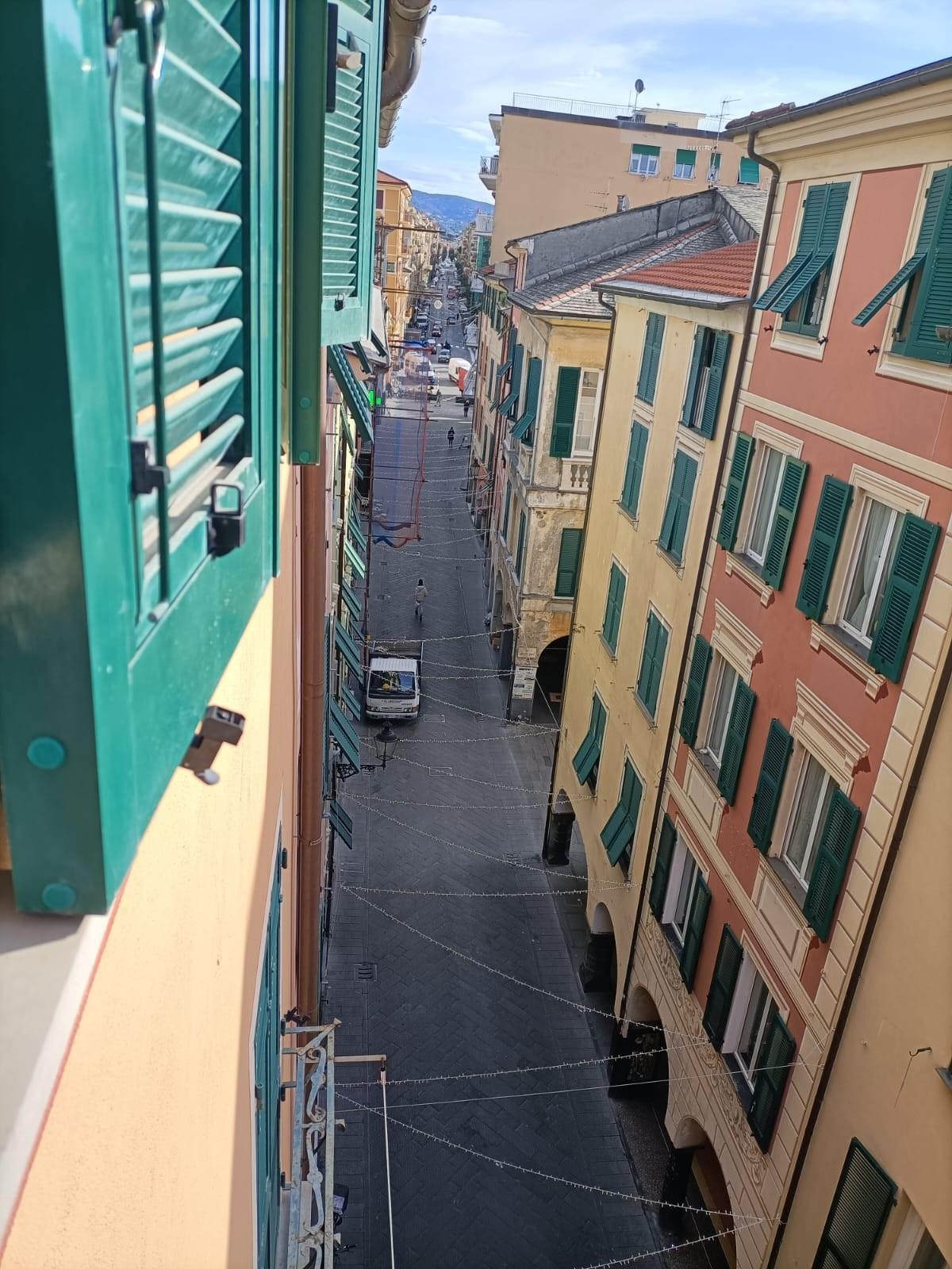Quadrilocale con terrazzo a Chiavari