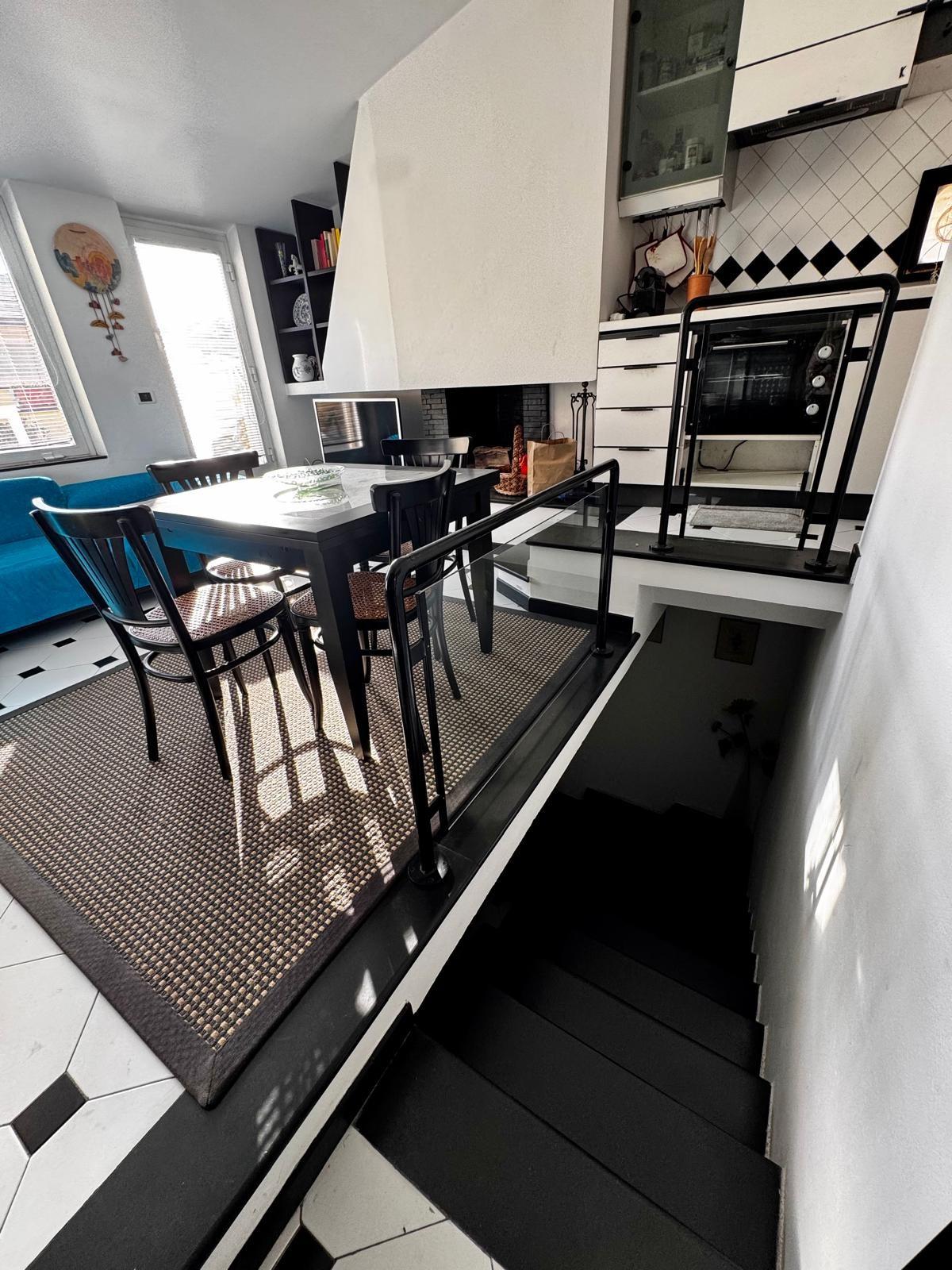 Quadrilocale con terrazzo a Chiavari
