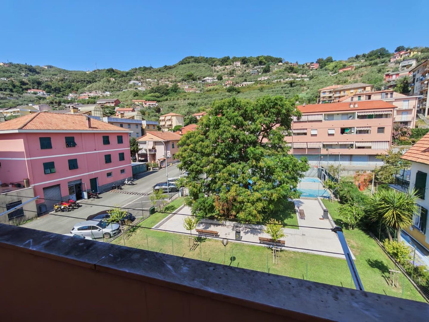 Appartamento con terrazzi, Chiavari caperana