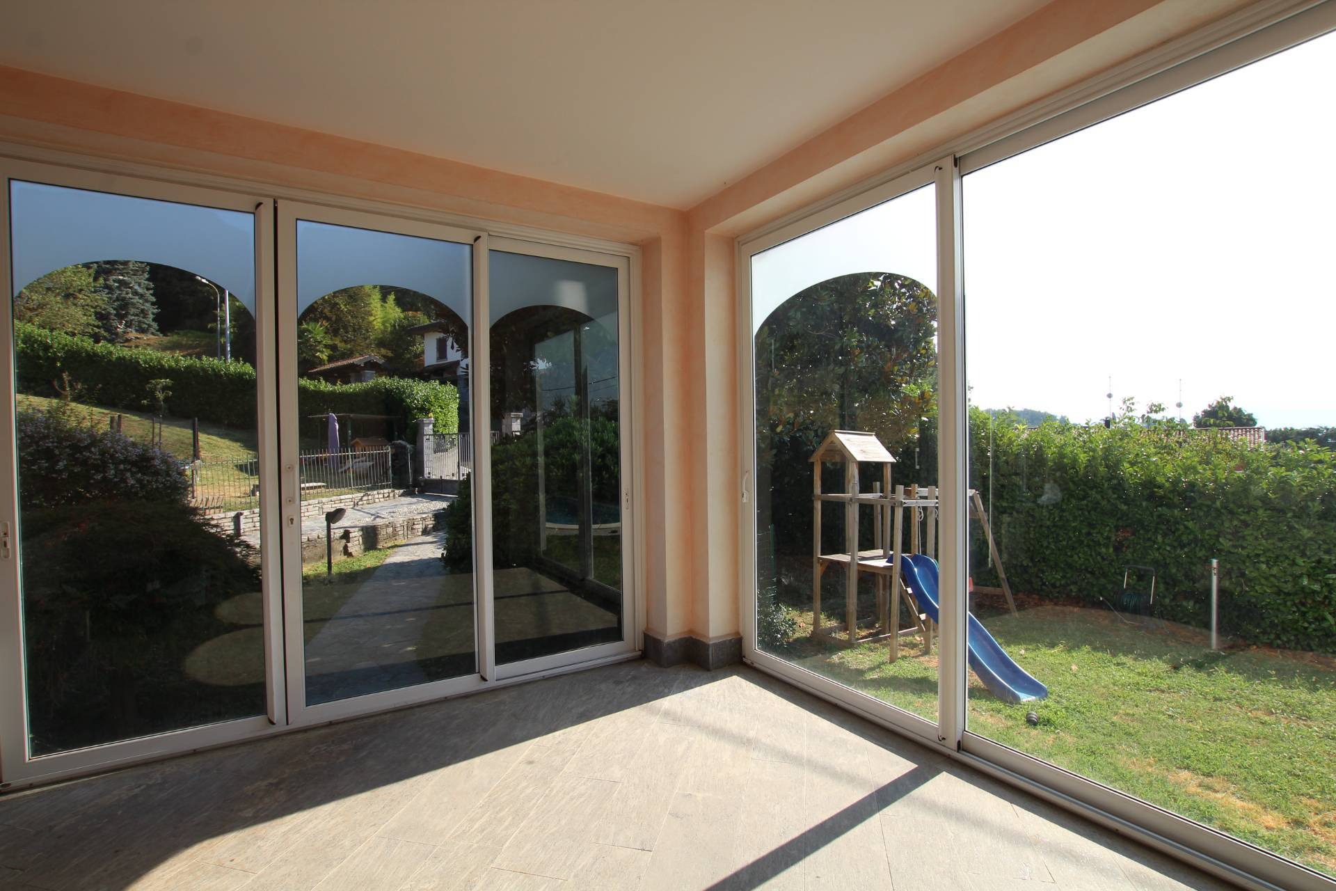 Villa in vendita a Proserpio