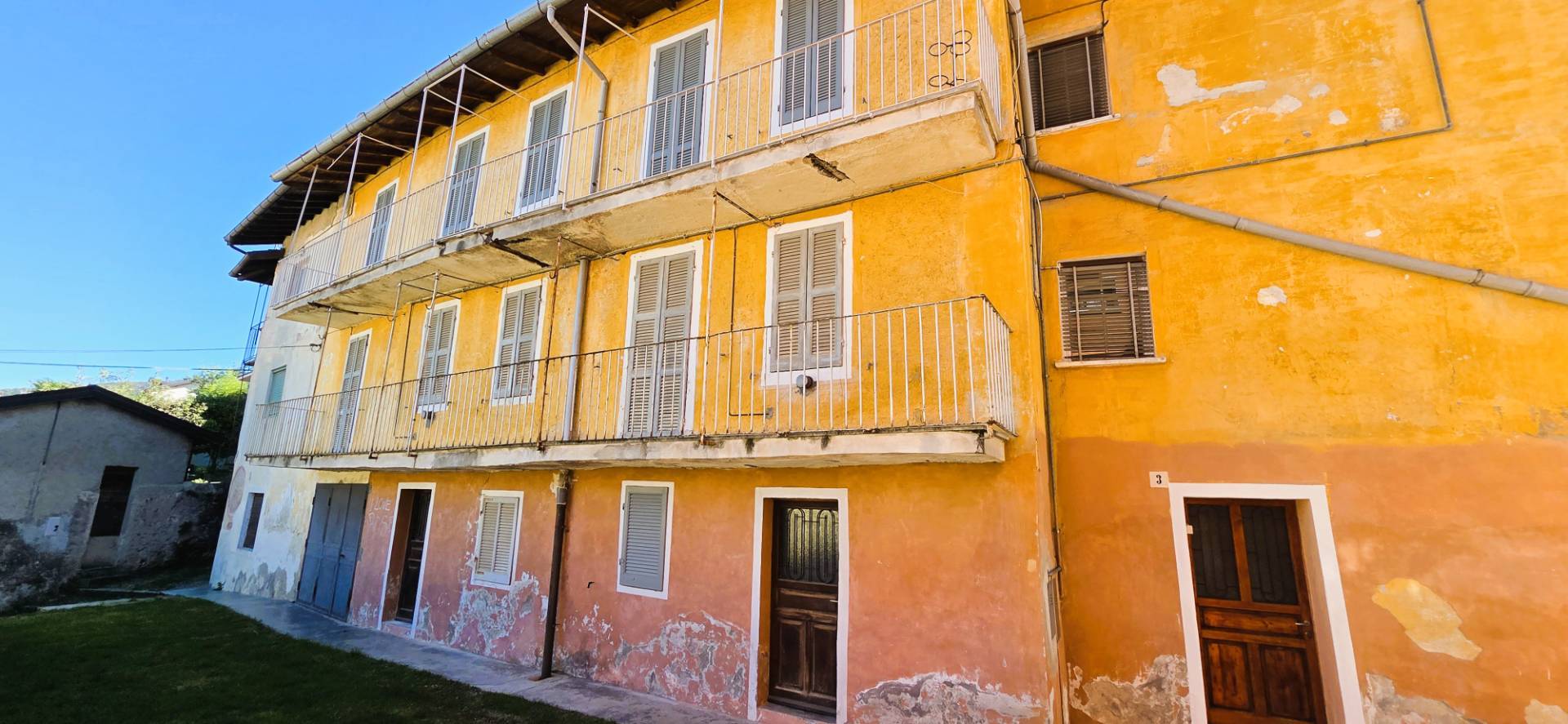 Appartamento in vendita a Porto Valtravaglia