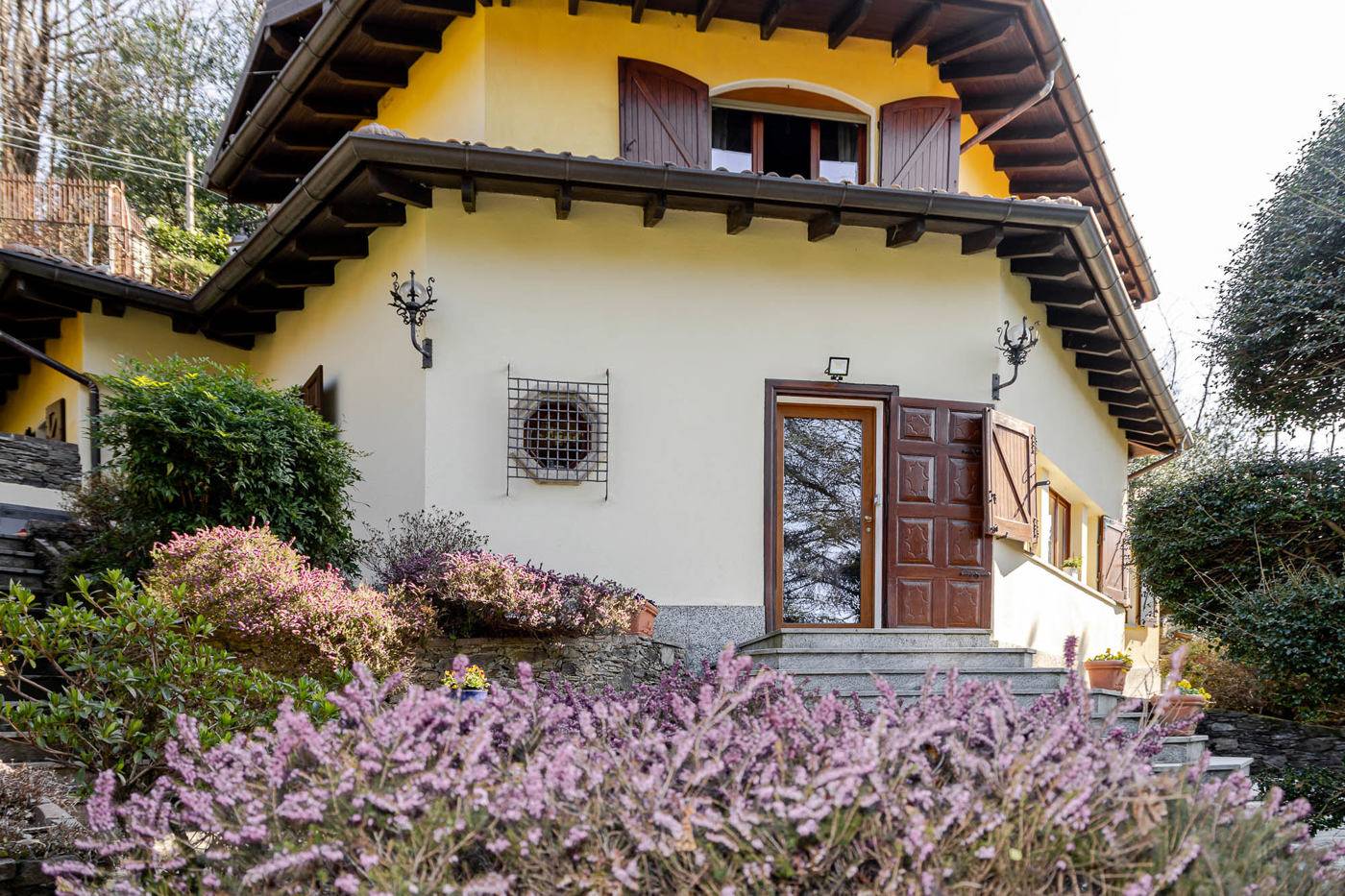 Villa in vendita a Montegrino Valtravaglia