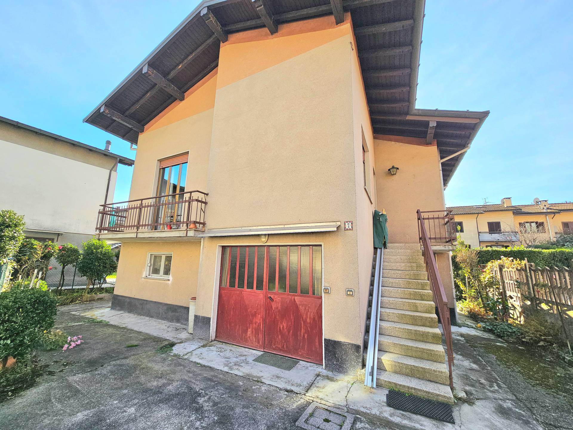 Casa singola in vendita a Laveno-Mombello