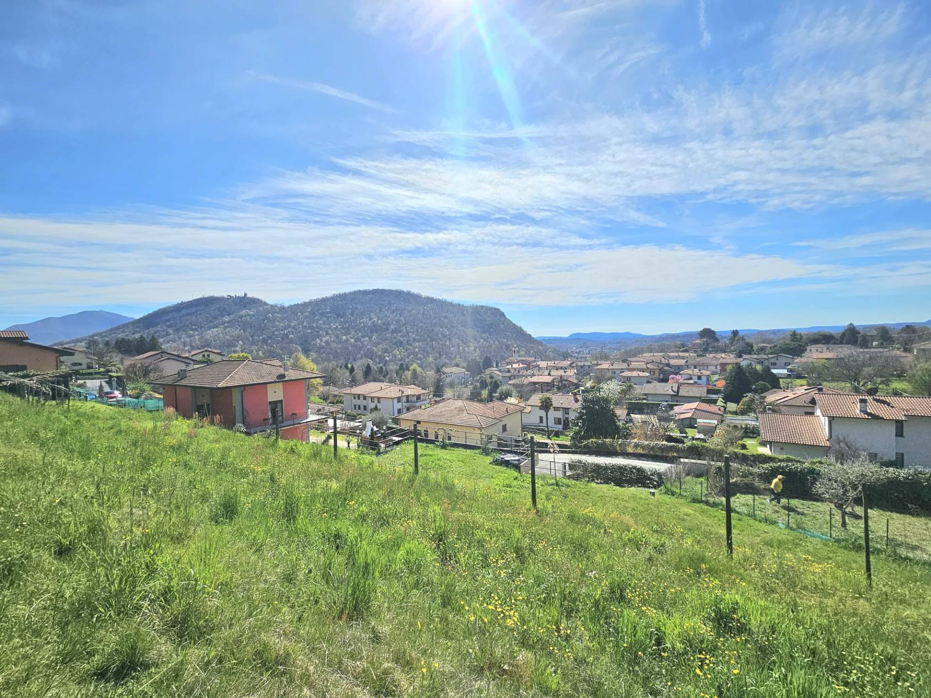 Terreno edificabile in vendita a Laveno-Mombello