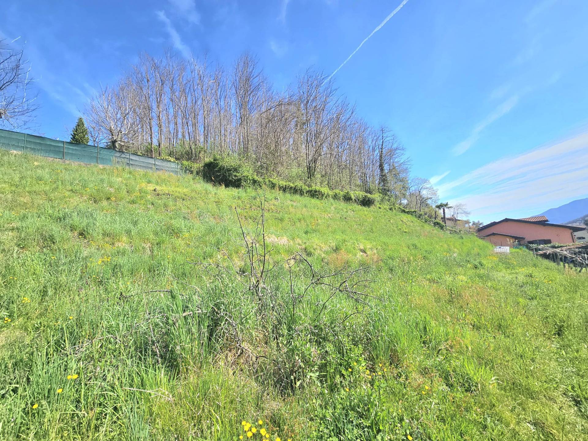 Terreno edificabile in vendita a Laveno-Mombello