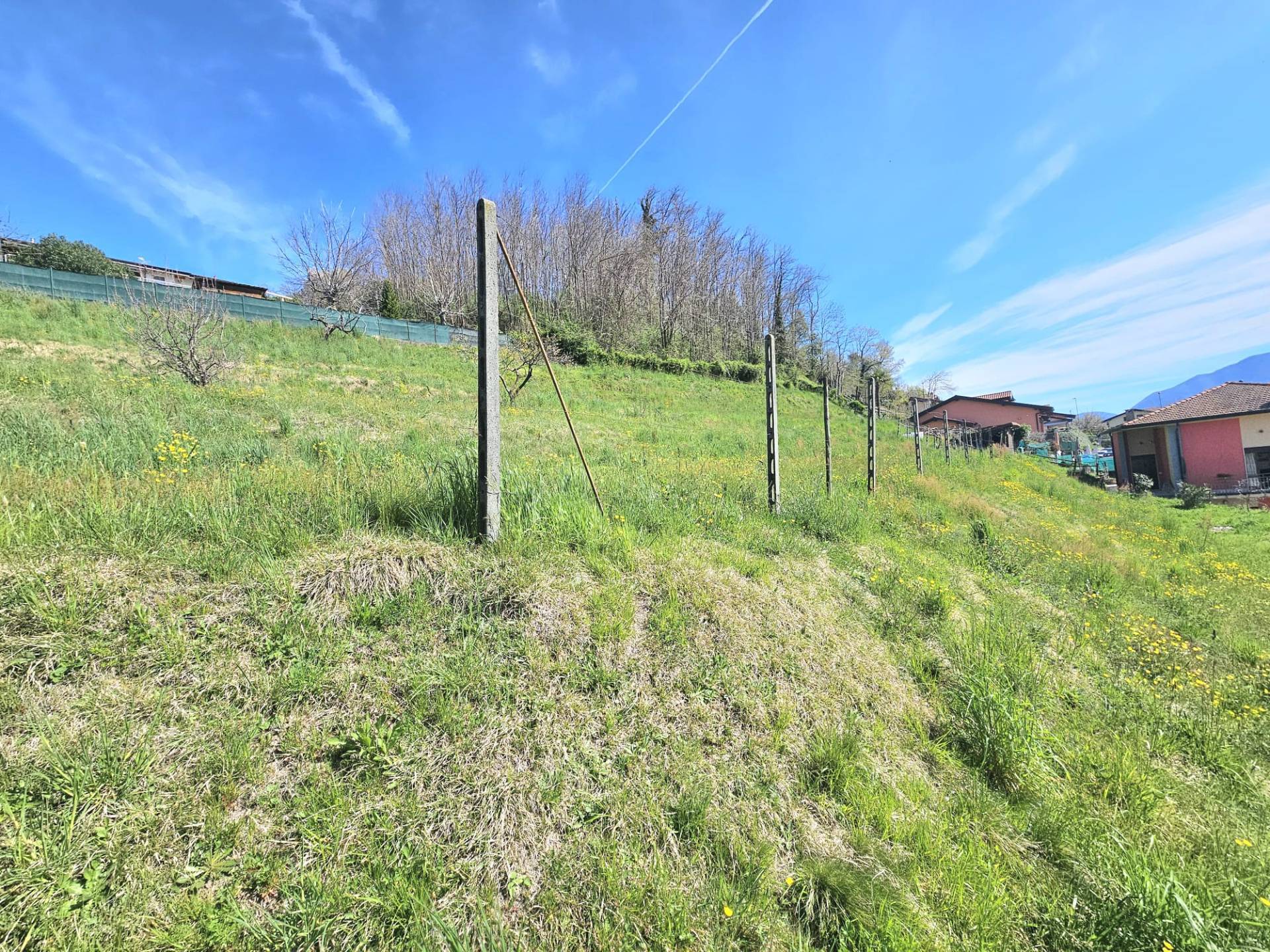 Terreno edificabile in vendita a Laveno-Mombello