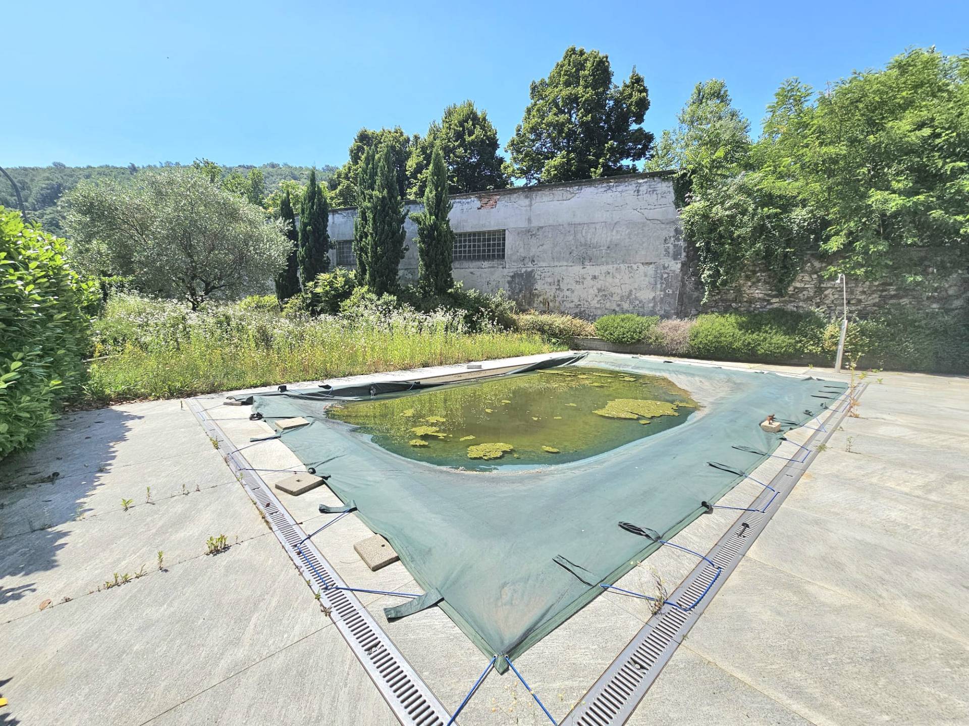 Villa in vendita a Laveno-Mombello