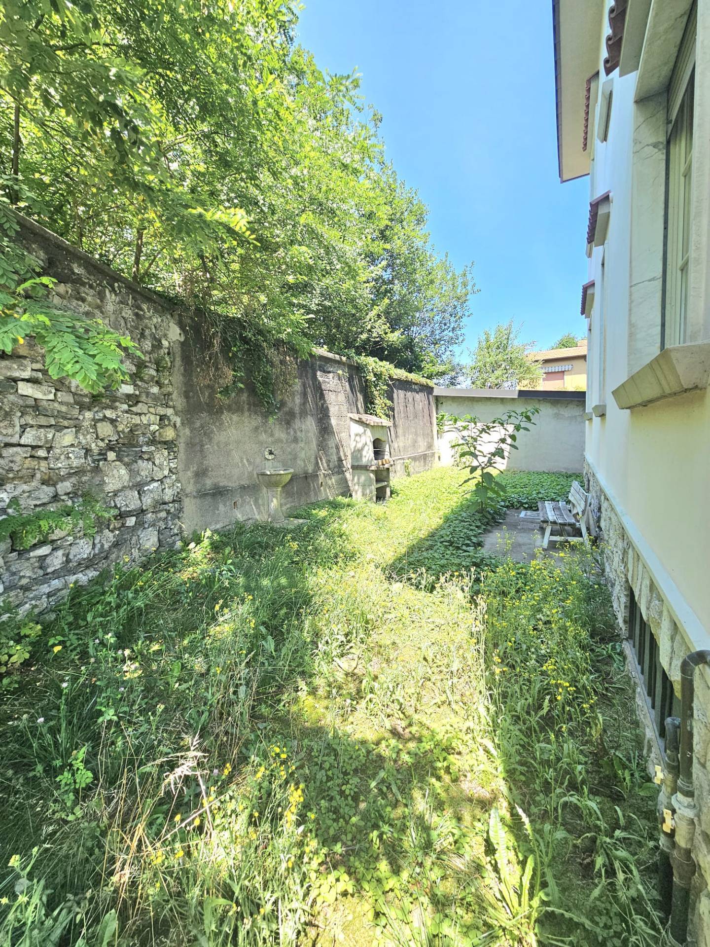 Villa in vendita a Laveno-Mombello