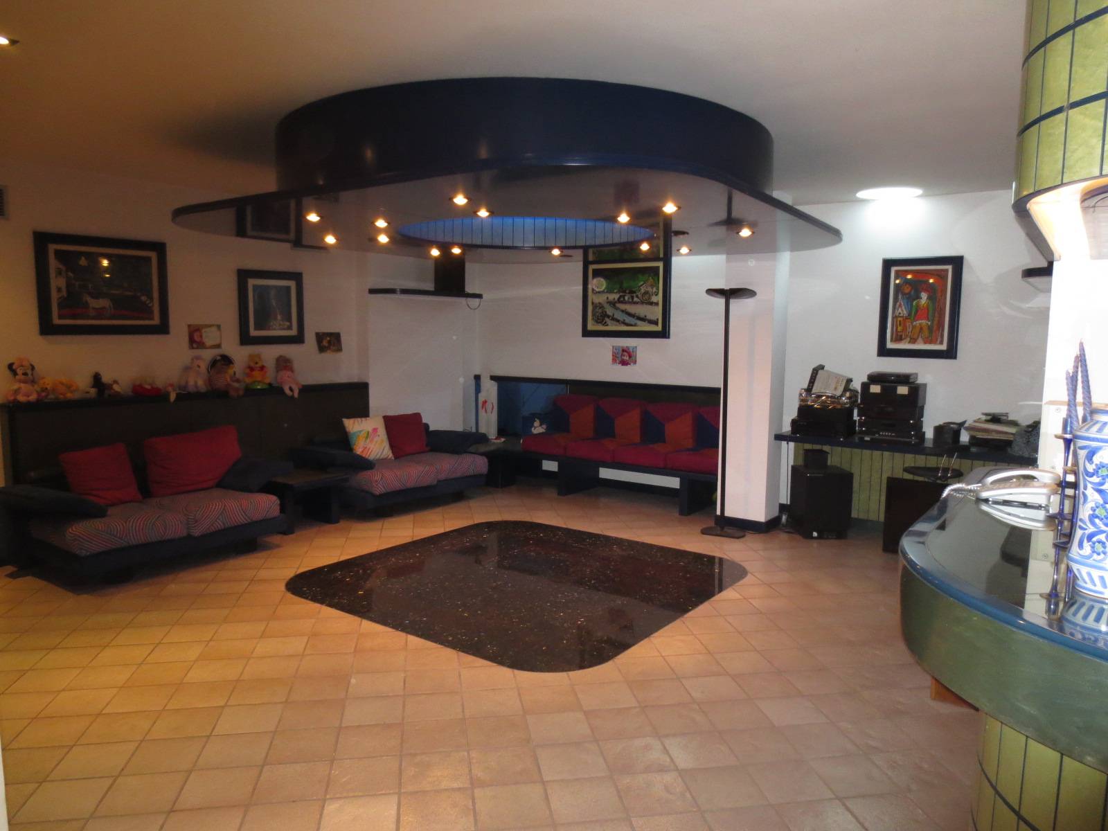 Villa in vendita a Ascoli Piceno, Borgo Solest