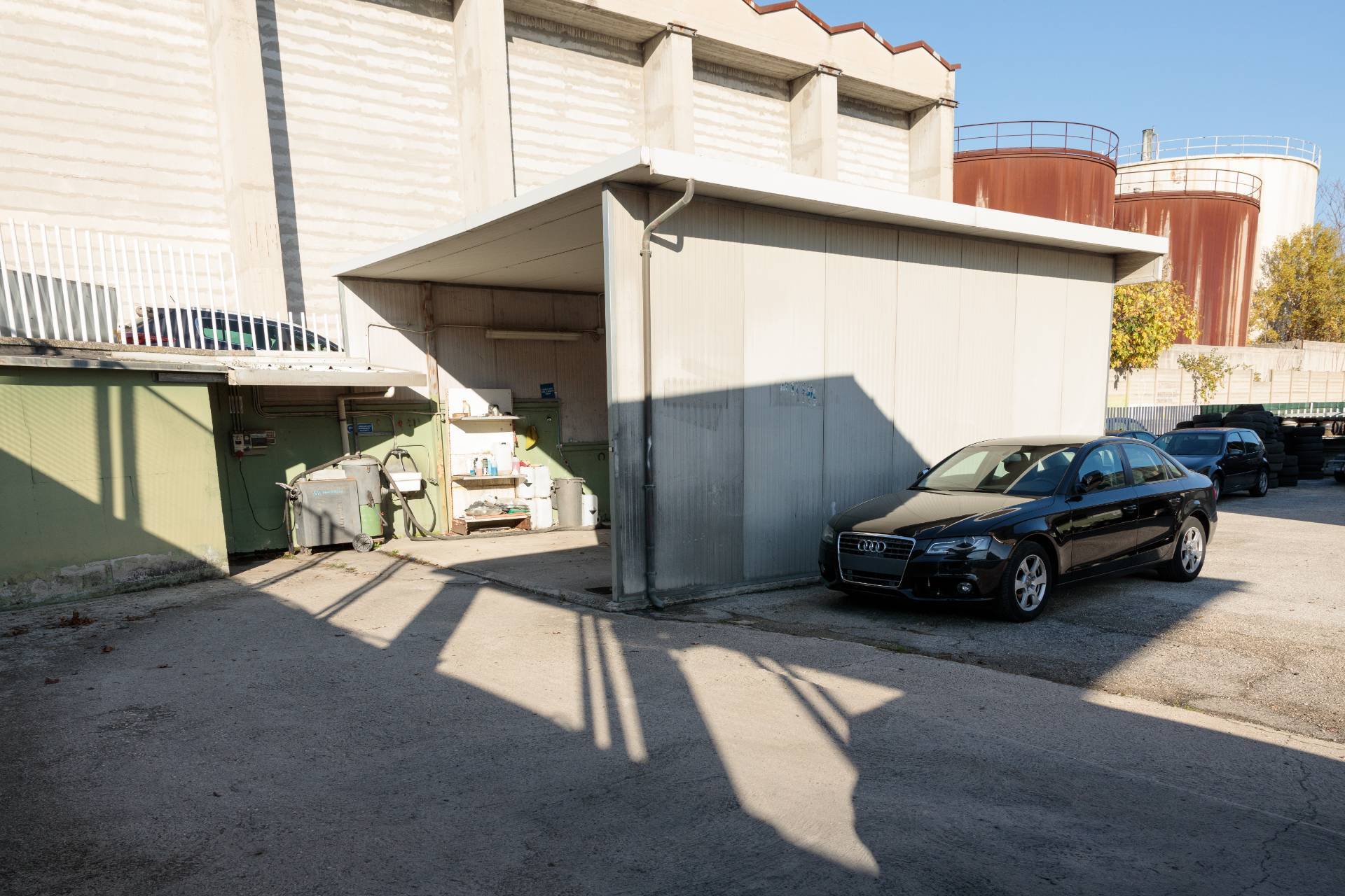 Locale commerciale in vendita a Ascoli Piceno, Lu Battente