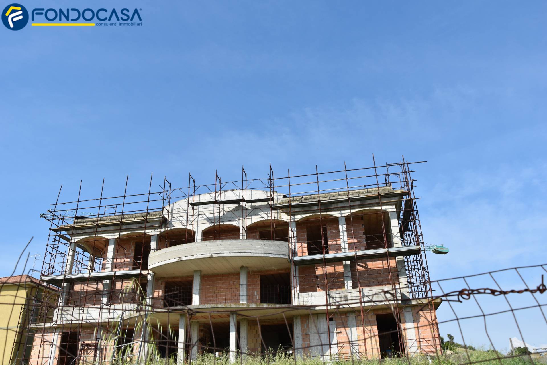 Palazzo intero stabile in vendita a Colonnella