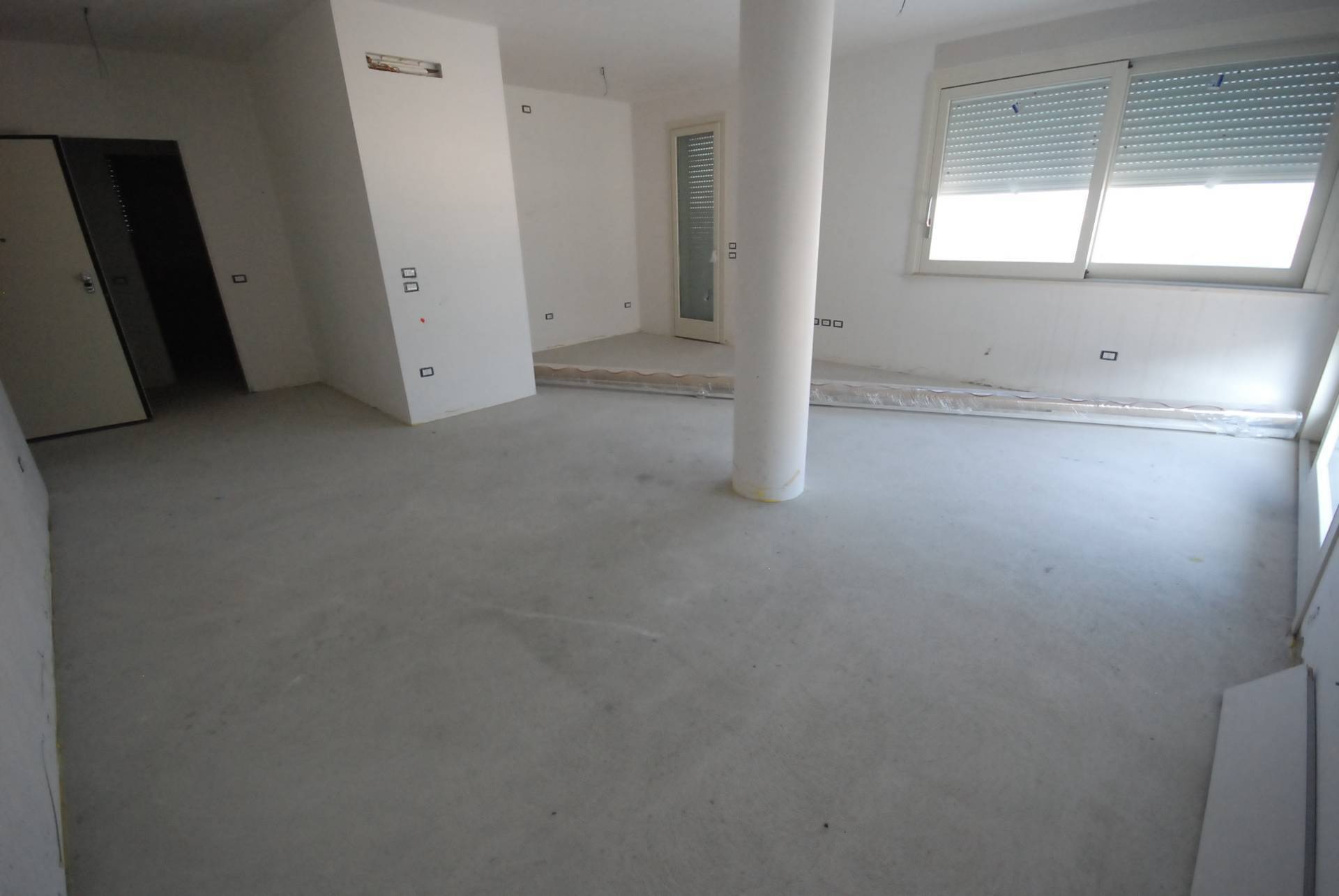 Appartamento in vendita a Alba Adriatica, Zona Mare