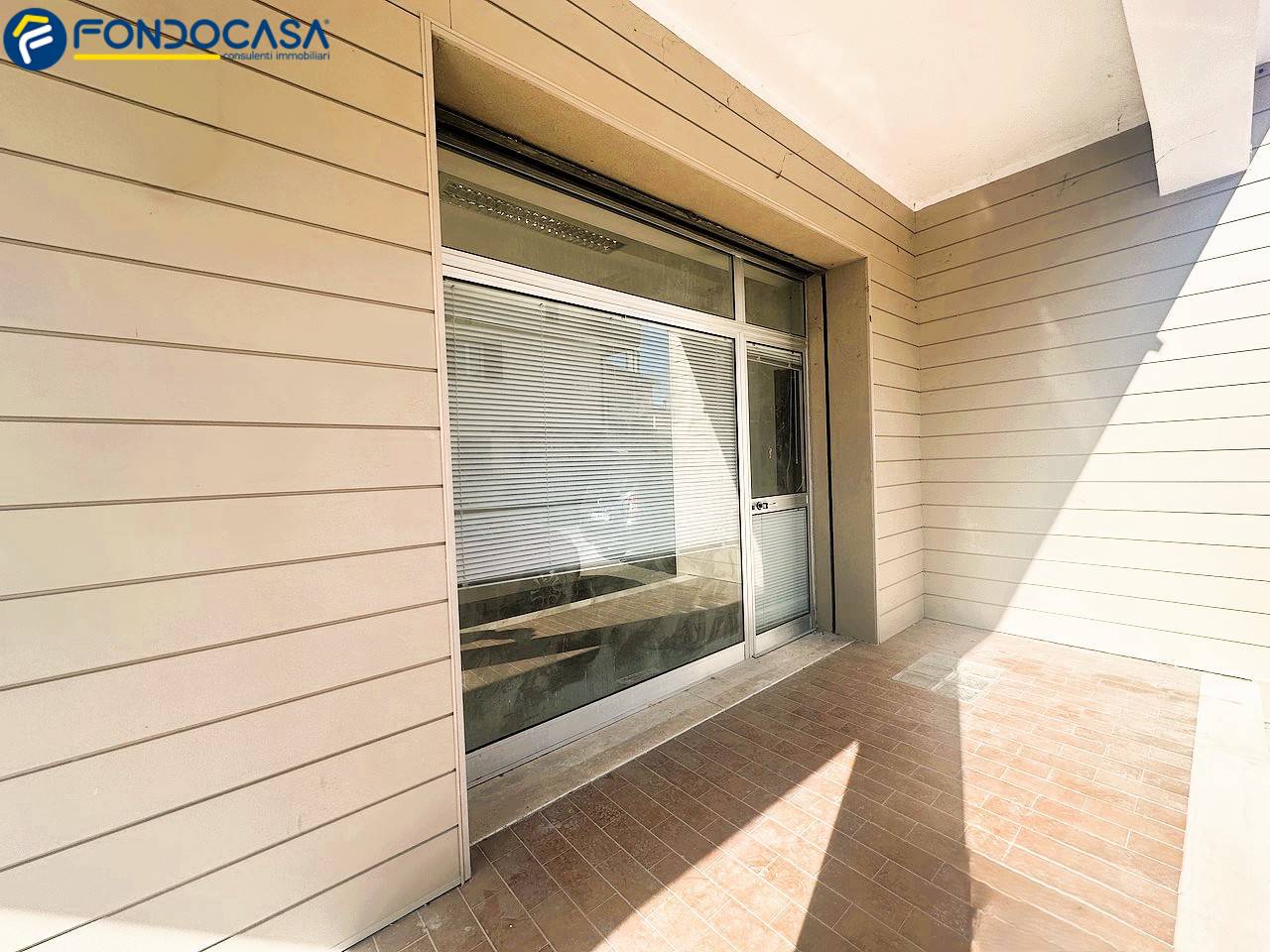 Locale commerciale in vendita a Martinsicuro