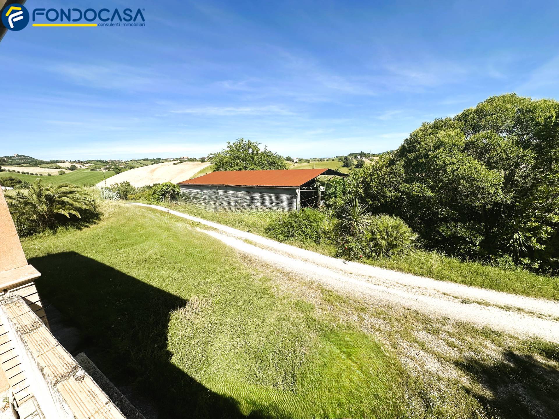 Casale di campagna in vendita a Monteprandone