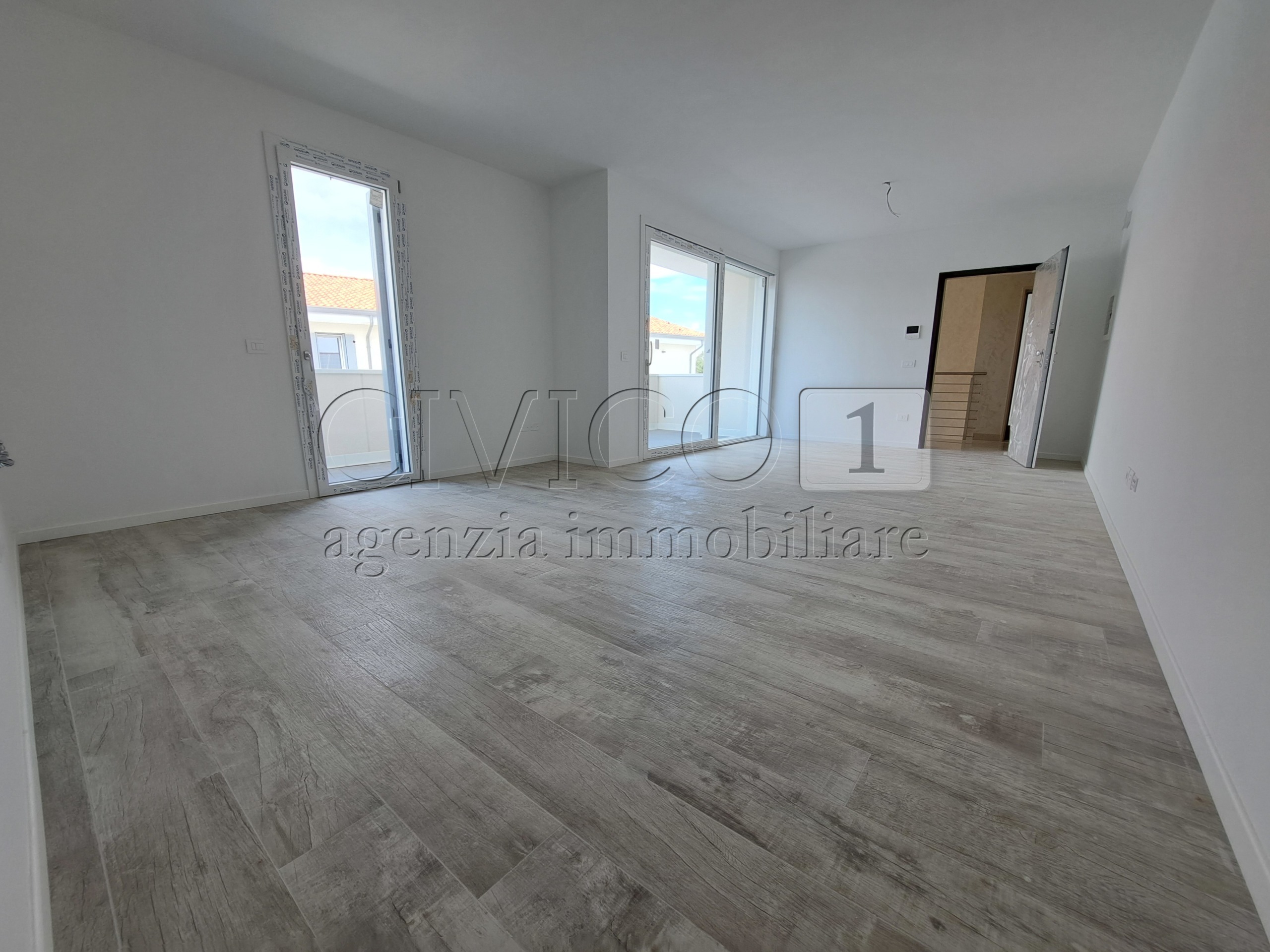 Appartamento con terrazzo in via secula, Longare
