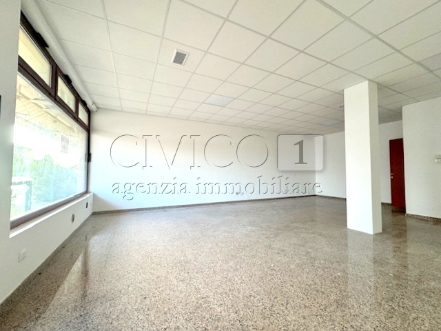 Locale commerciale in affitto in via delle magnolie 23, Vicenza