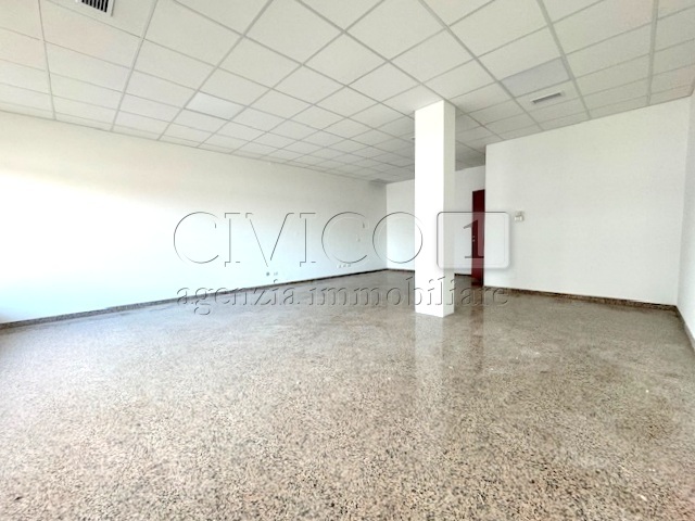 Locale commerciale in affitto in via delle magnolie 23, Vicenza
