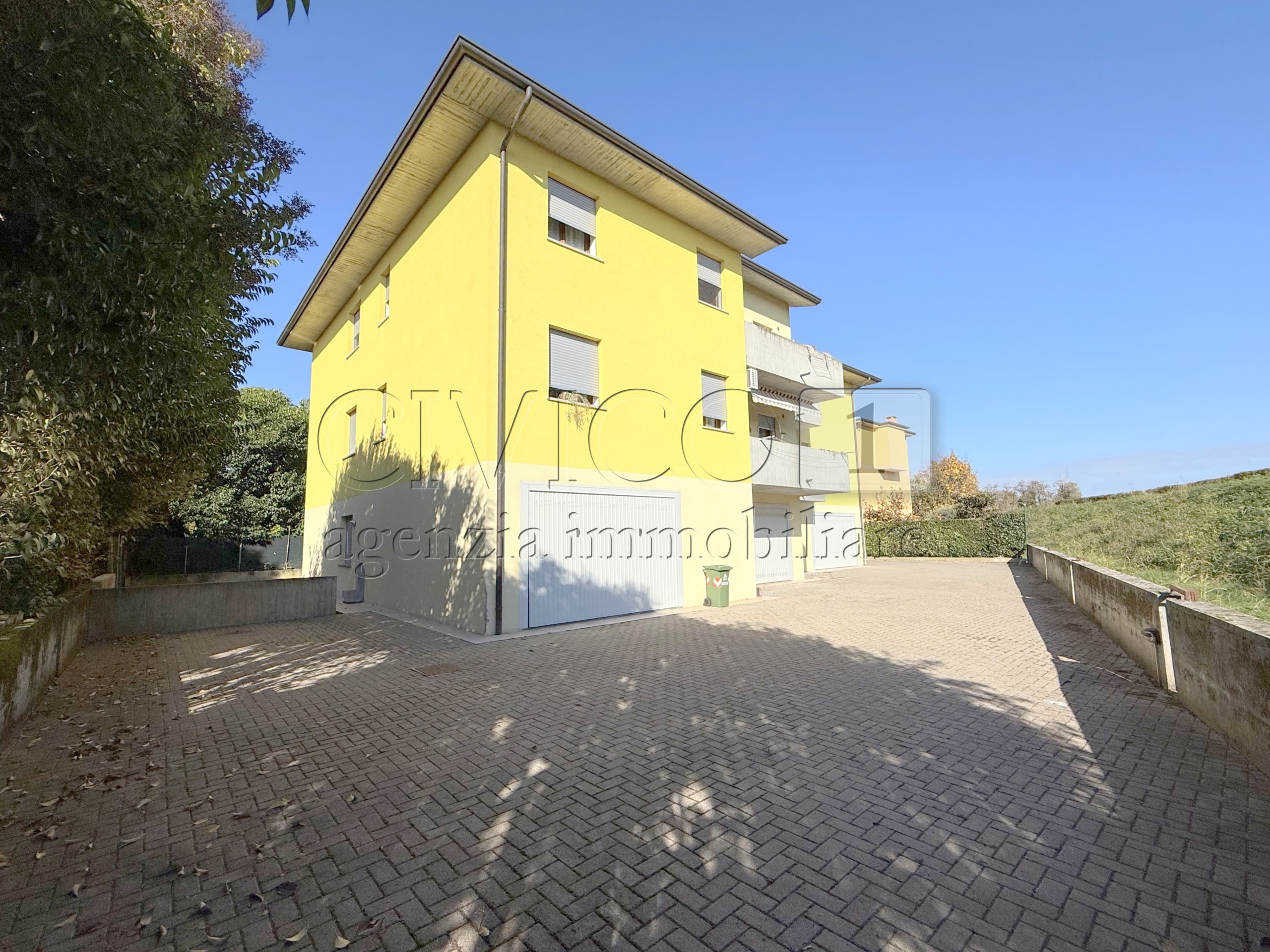 Quadrilocale con terrazzo in via dei bersaglieri 72, Torri di Quartesolo