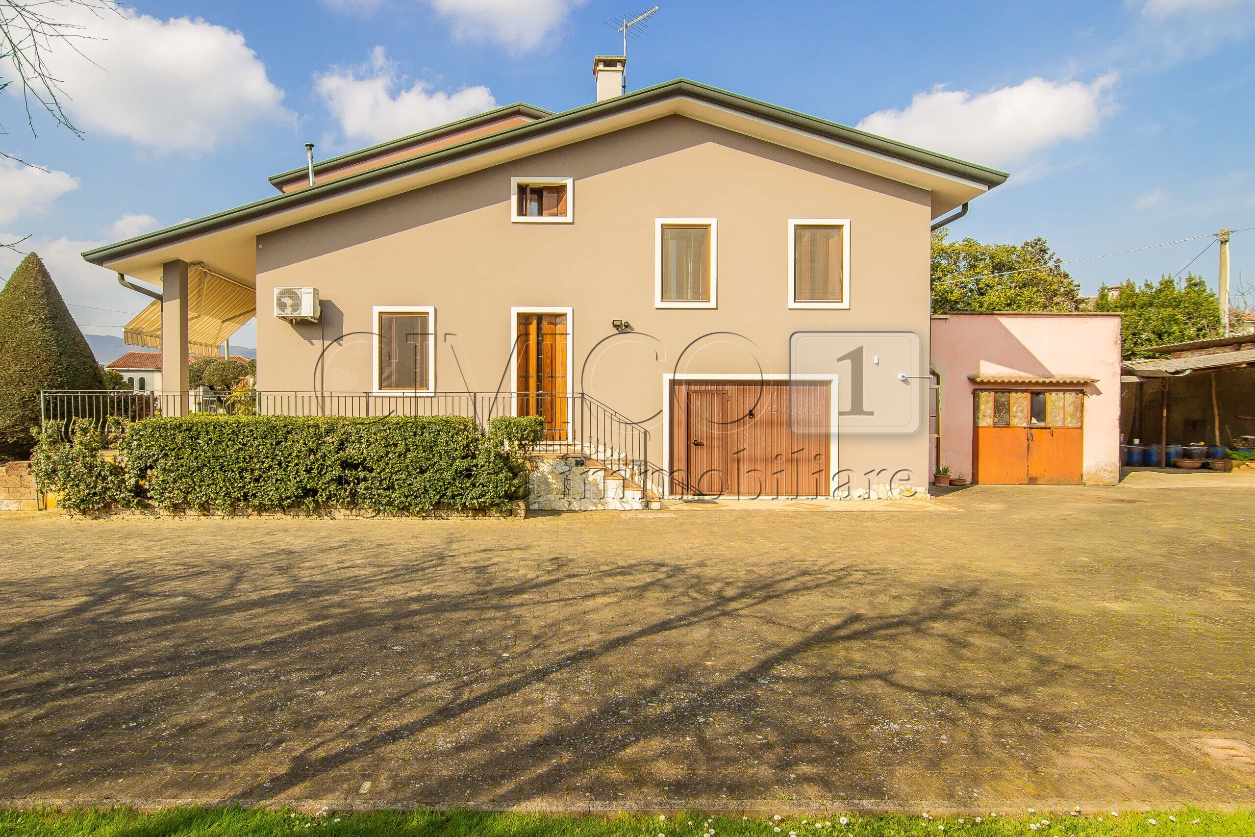 Casa indipendente con terrazzi in via ponte 88, Barbarano Mossano