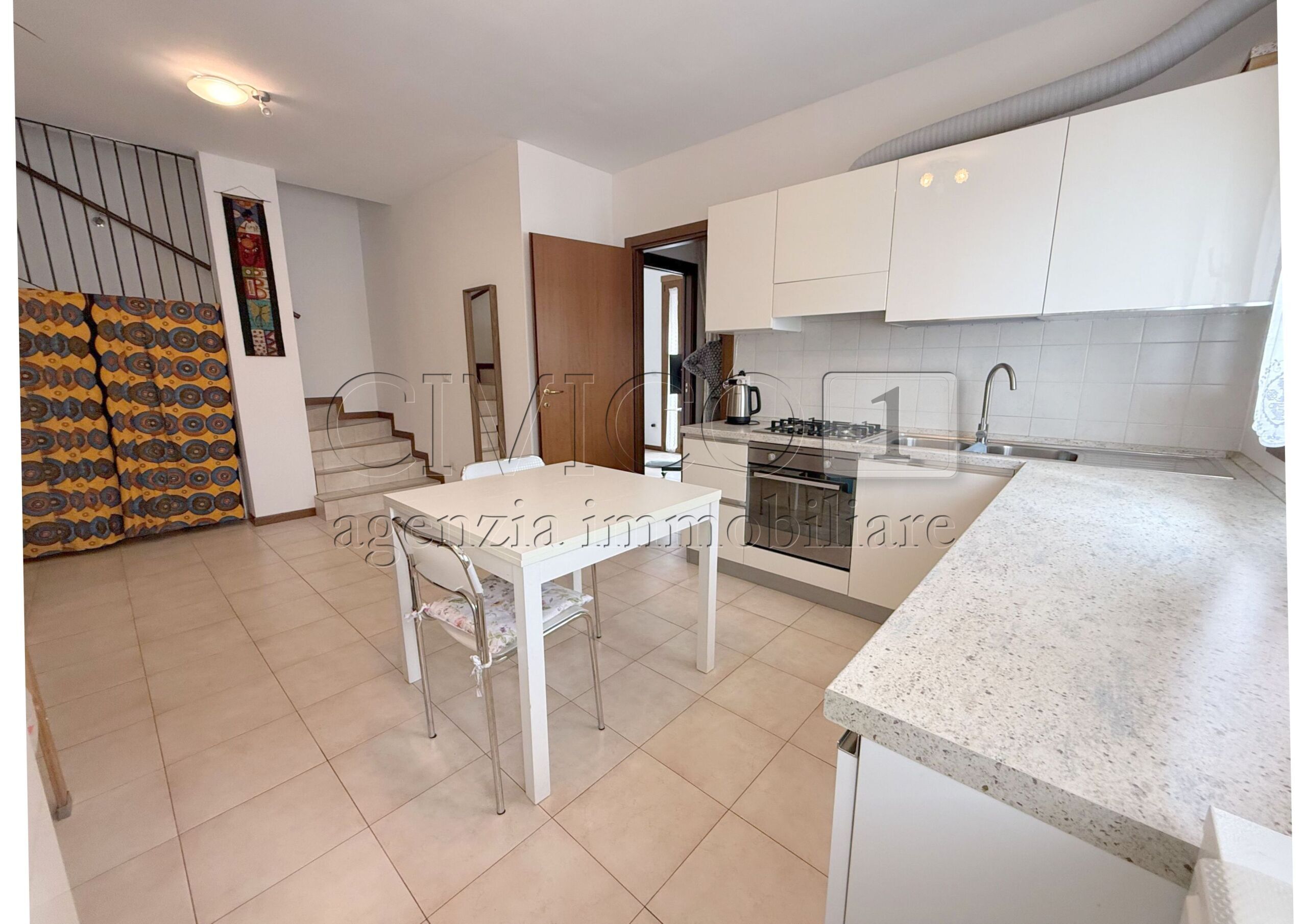 Appartamento con terrazzo in via rovigo 7, Torri di Quartesolo